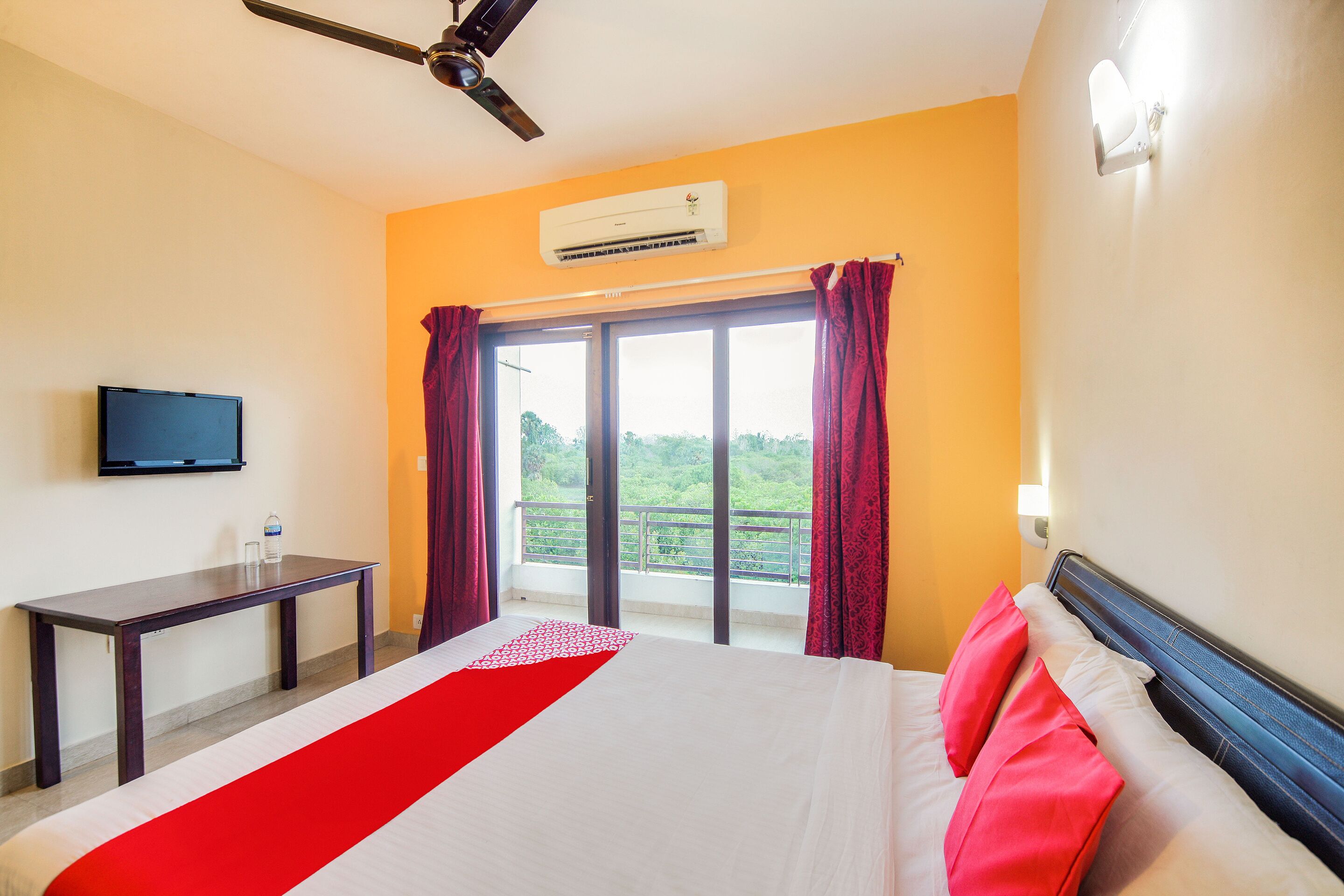 Purple Resort by OYO Rooms