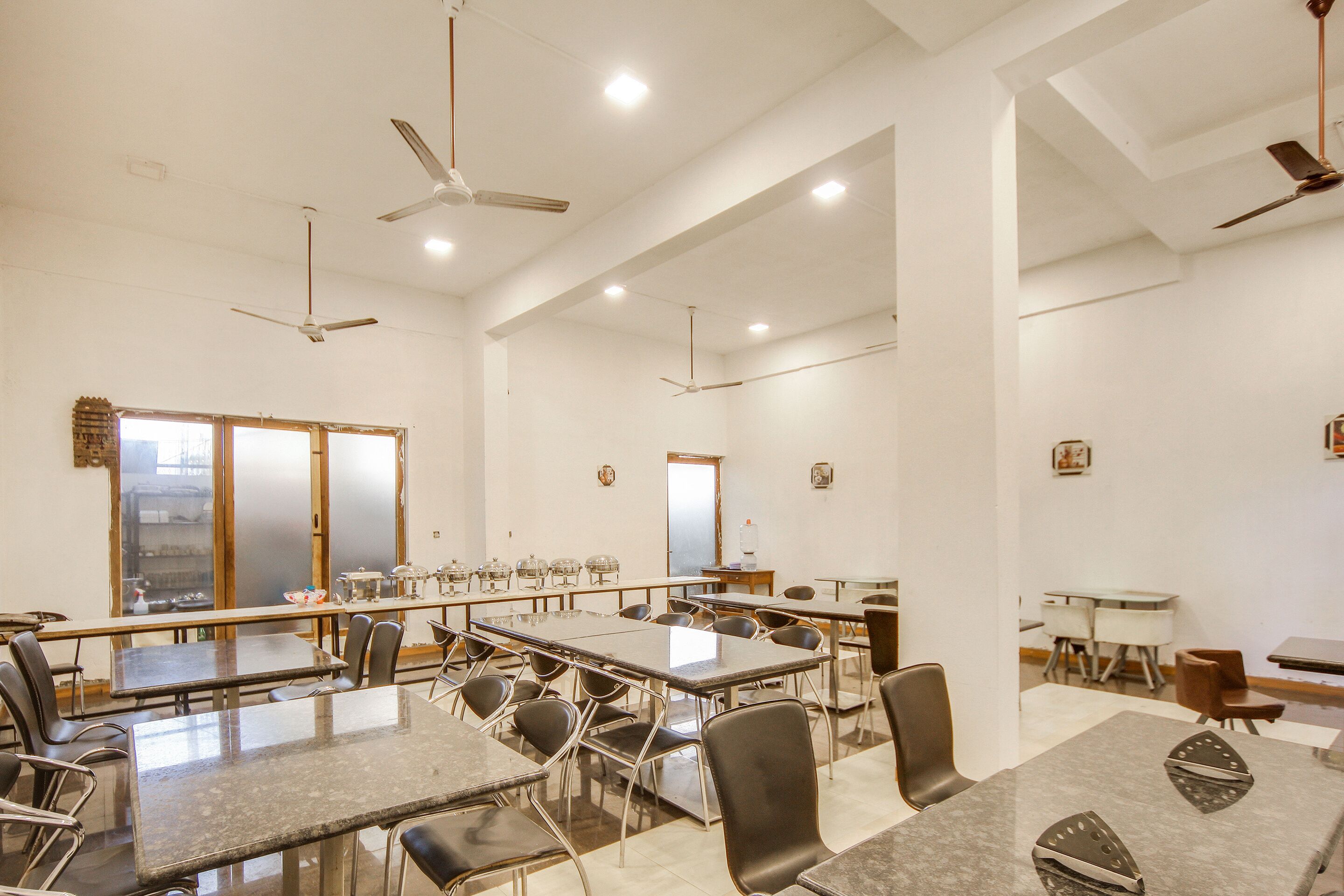 Purple Resort by OYO Rooms