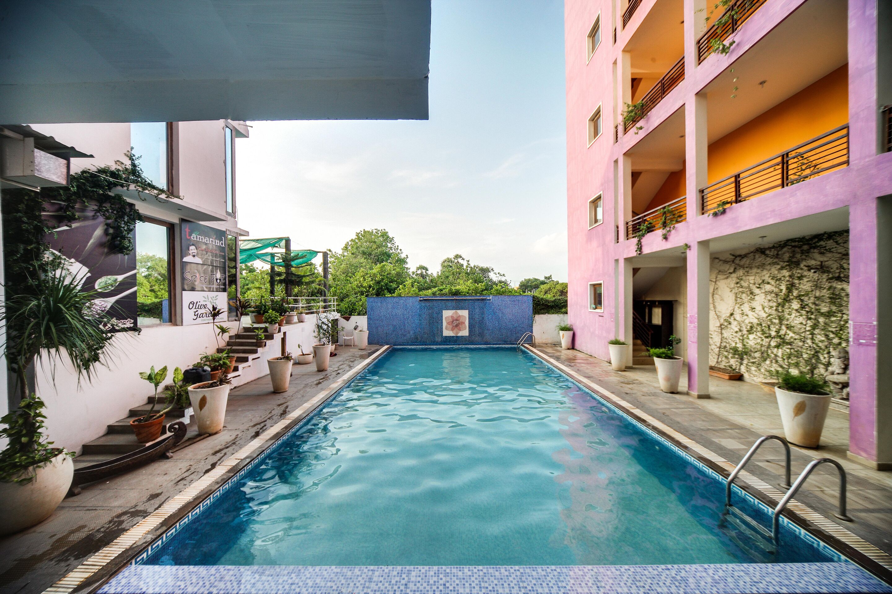 Purple Resort by OYO Rooms