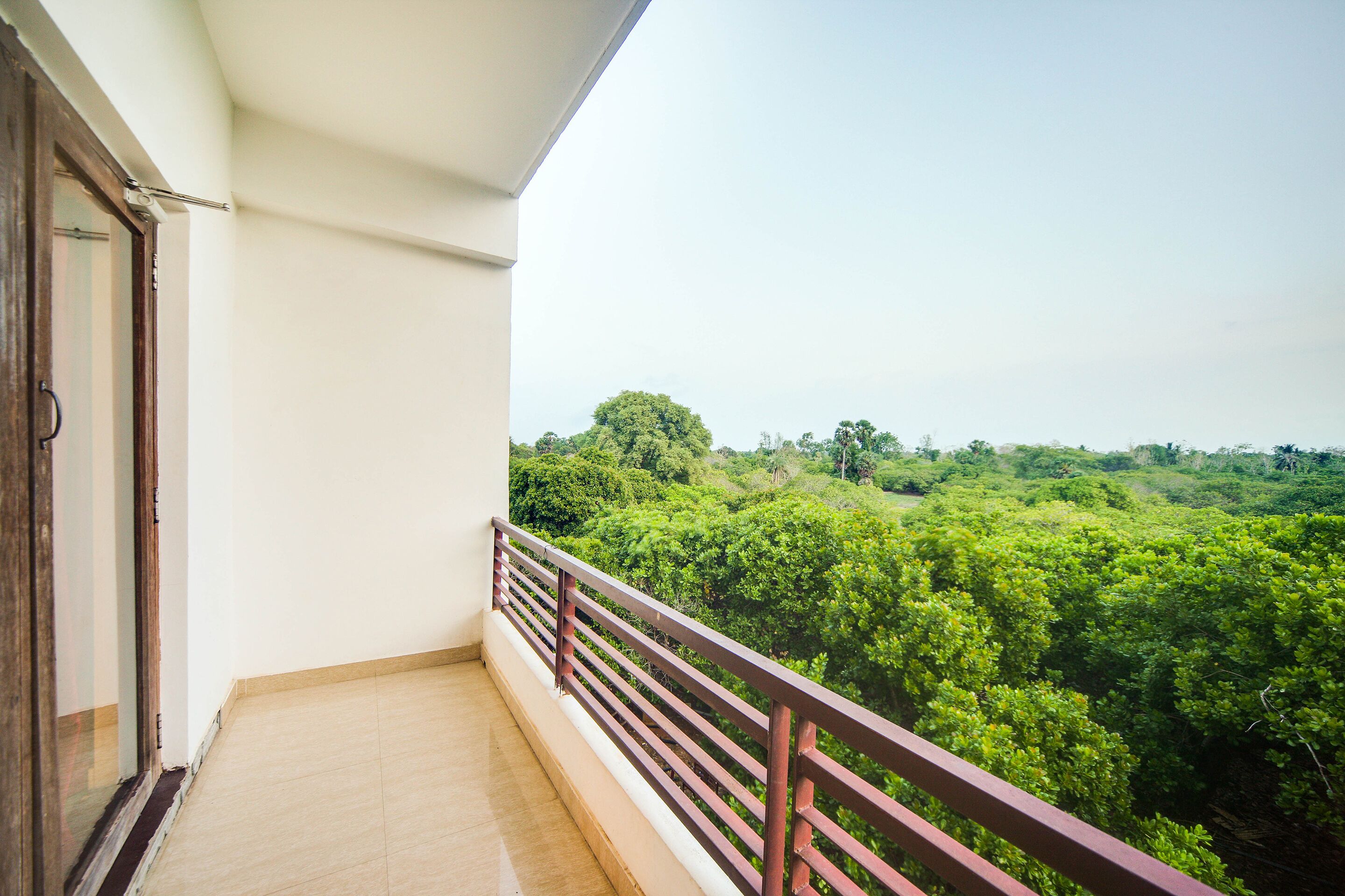 Purple Resort by OYO Rooms