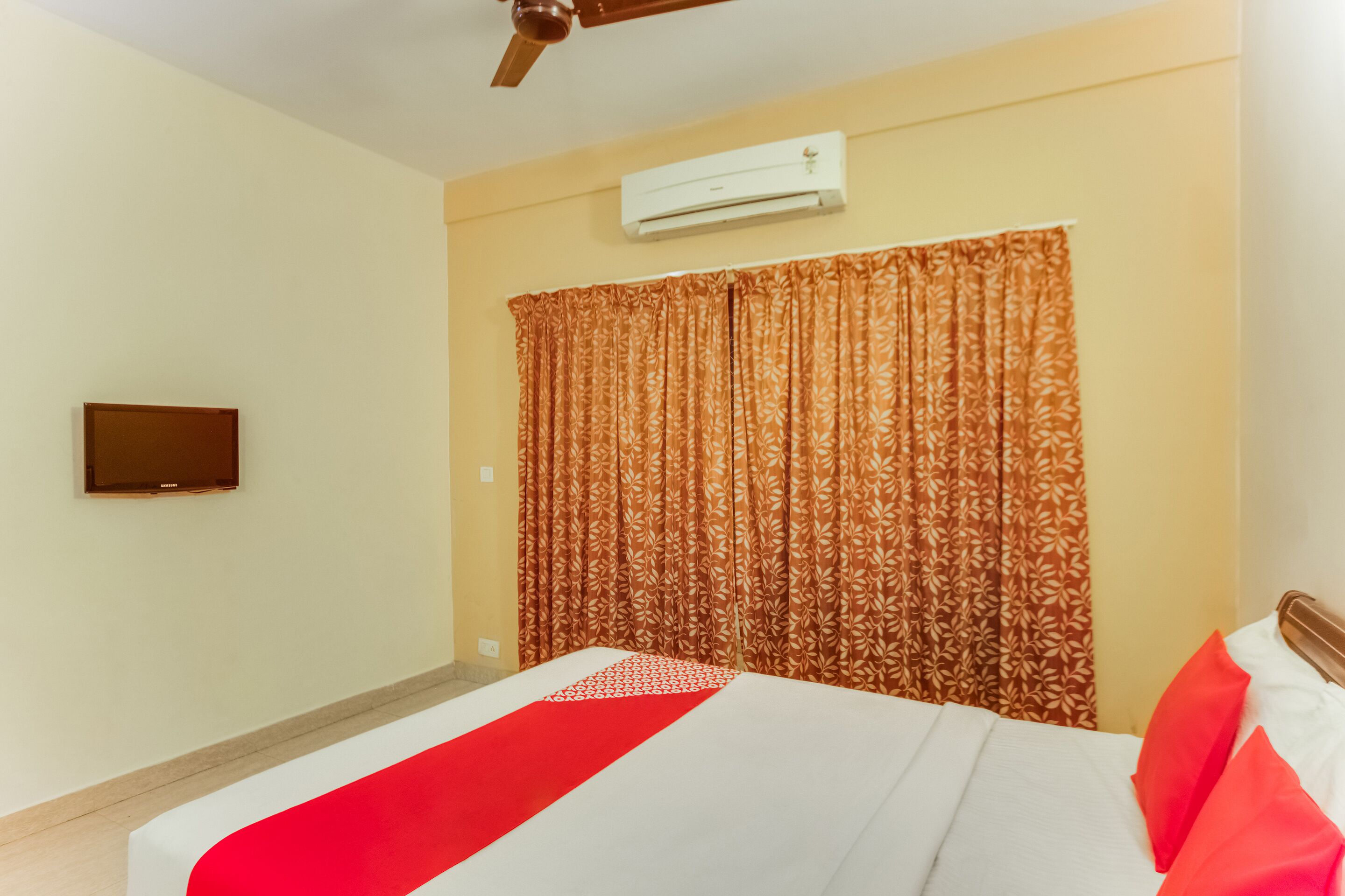 Purple Resort by OYO Rooms