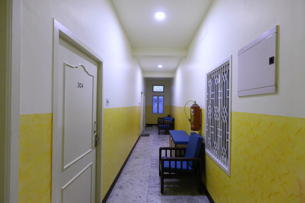 Santhi Inn by OYO Rooms