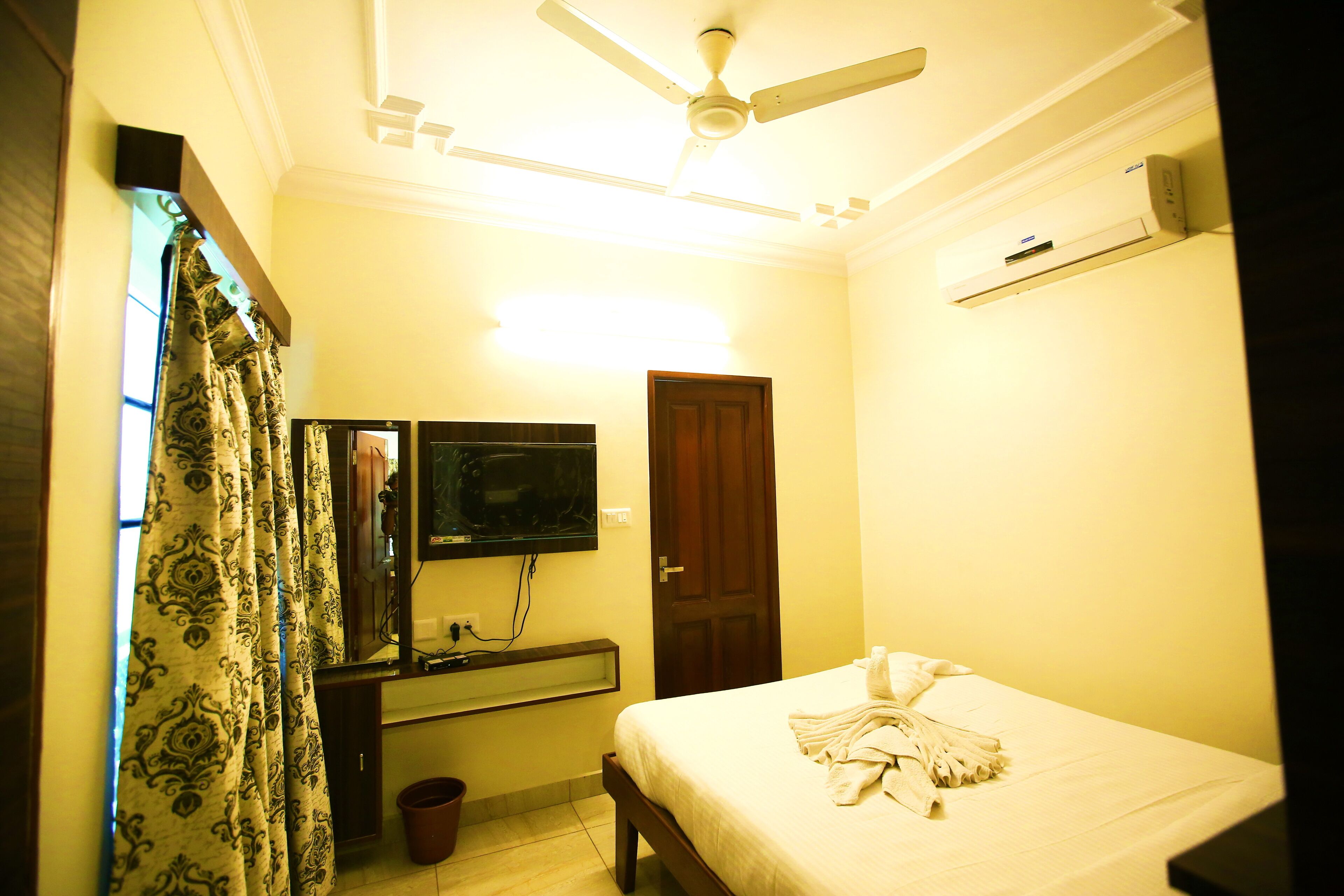 Vasantharaja Inn