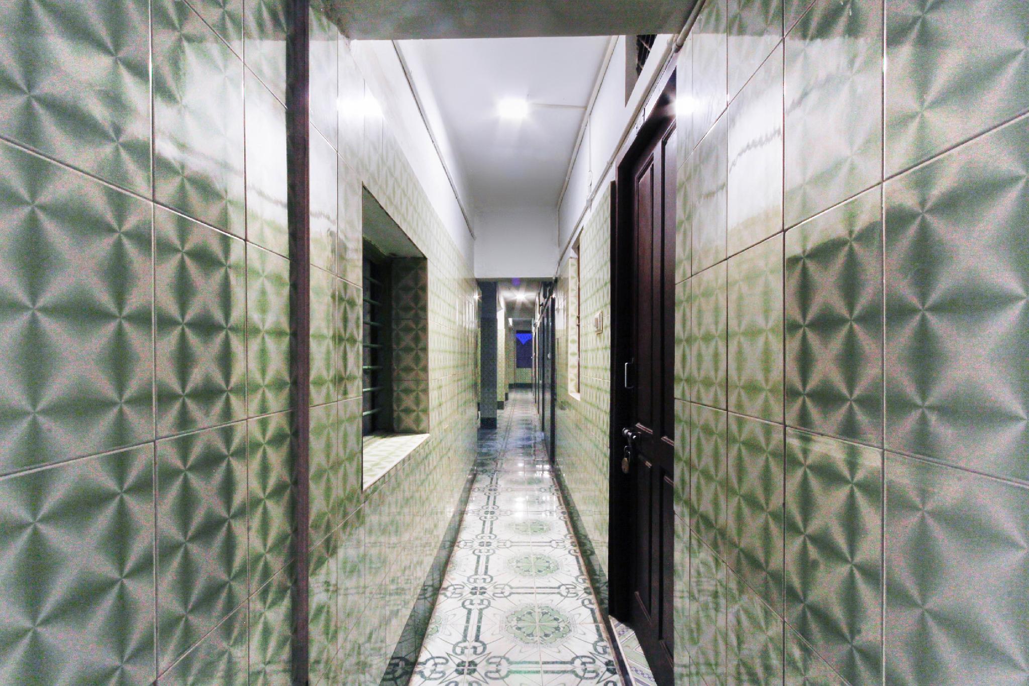 Sakthi Lodge by OYO Rooms