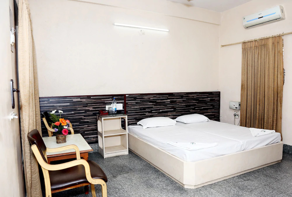 Chitra Lodge