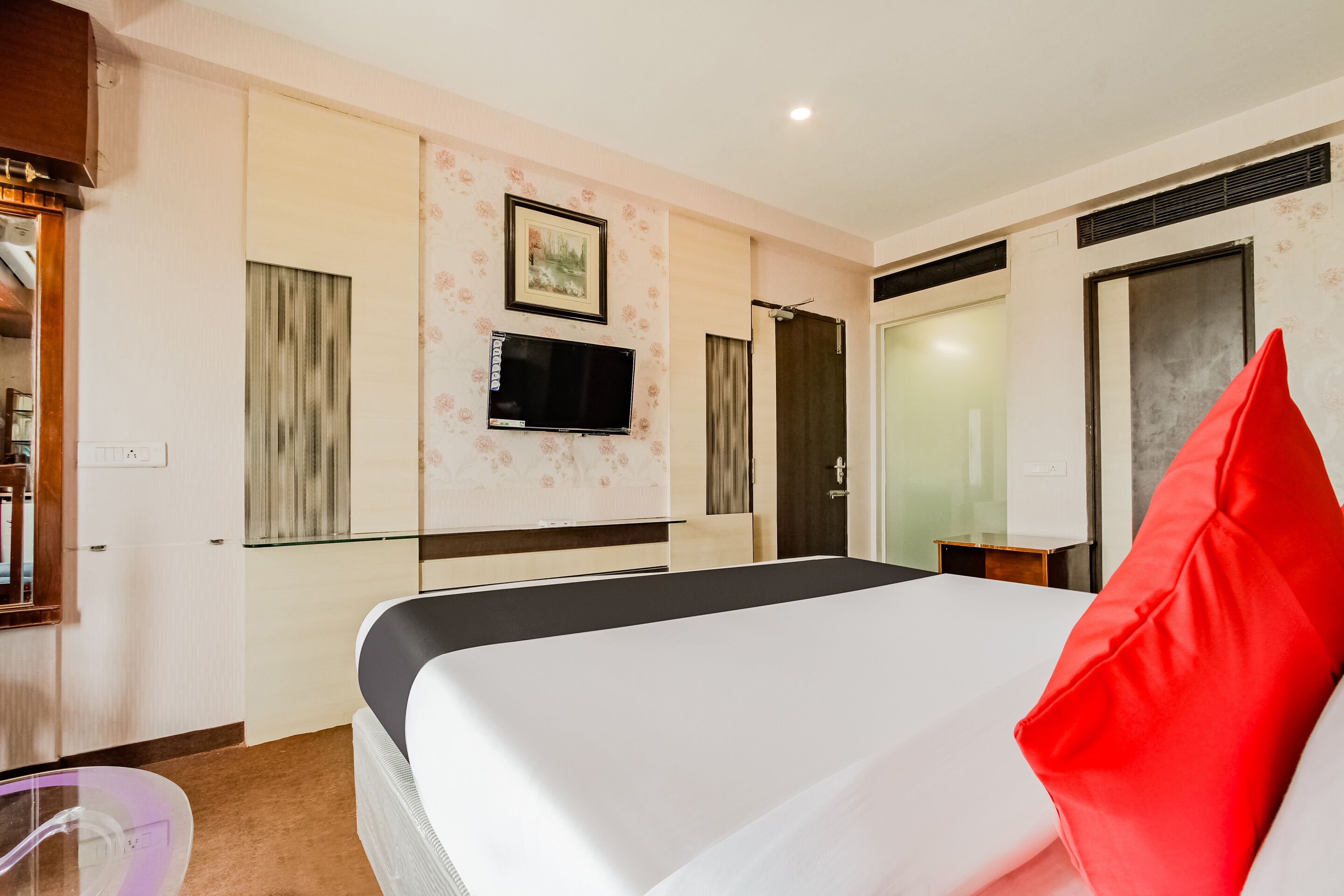Hotel Raj by OYO