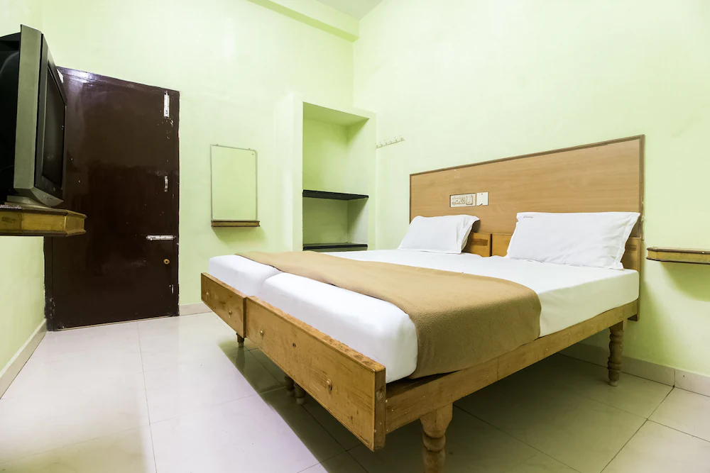 Hotel Sivanthi by OYO Rooms