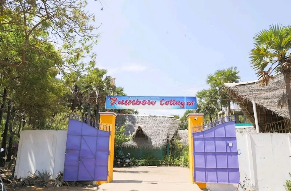 Rainbow Cottages ECR