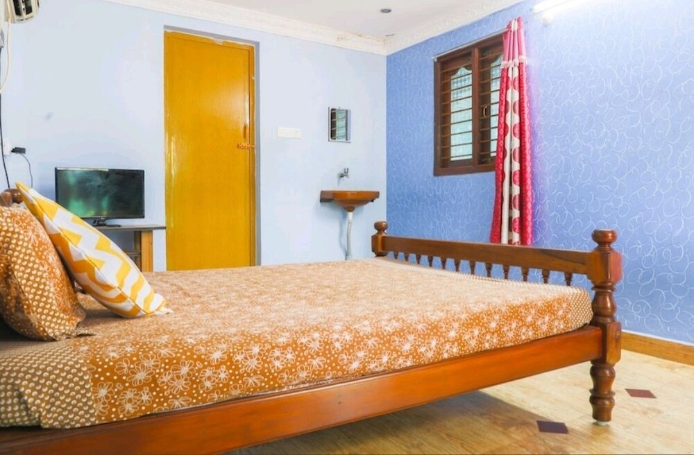 Rainbow Cottages ECR