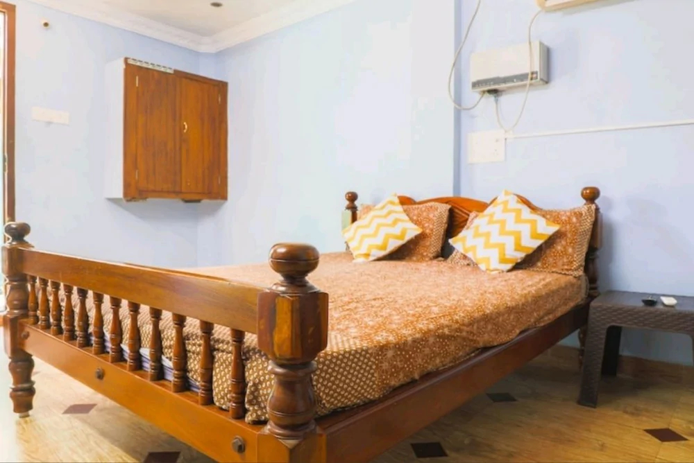 Rainbow Cottages ECR