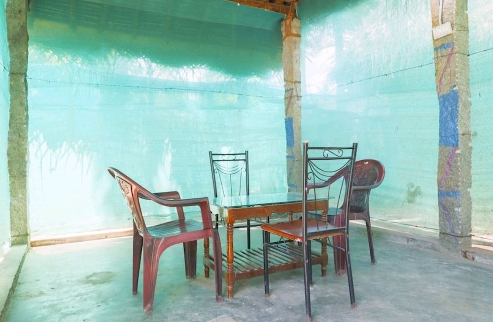 Rainbow Cottages ECR