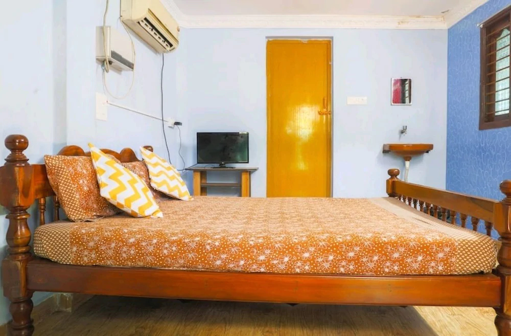 Rainbow Cottages ECR