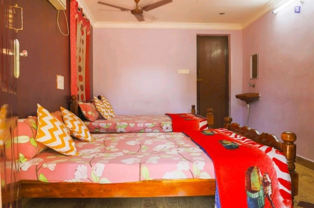 Rainbow Cottages ECR