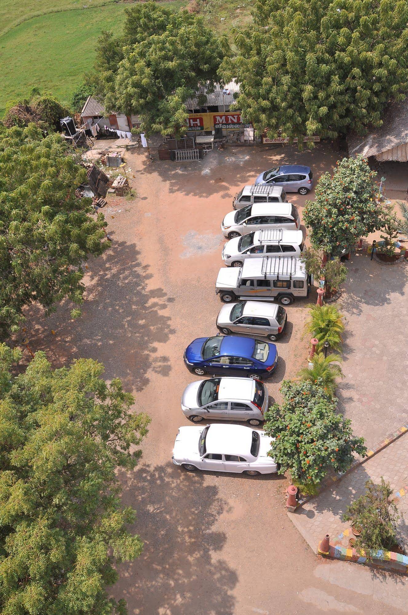 Hotel MNH Royal Park