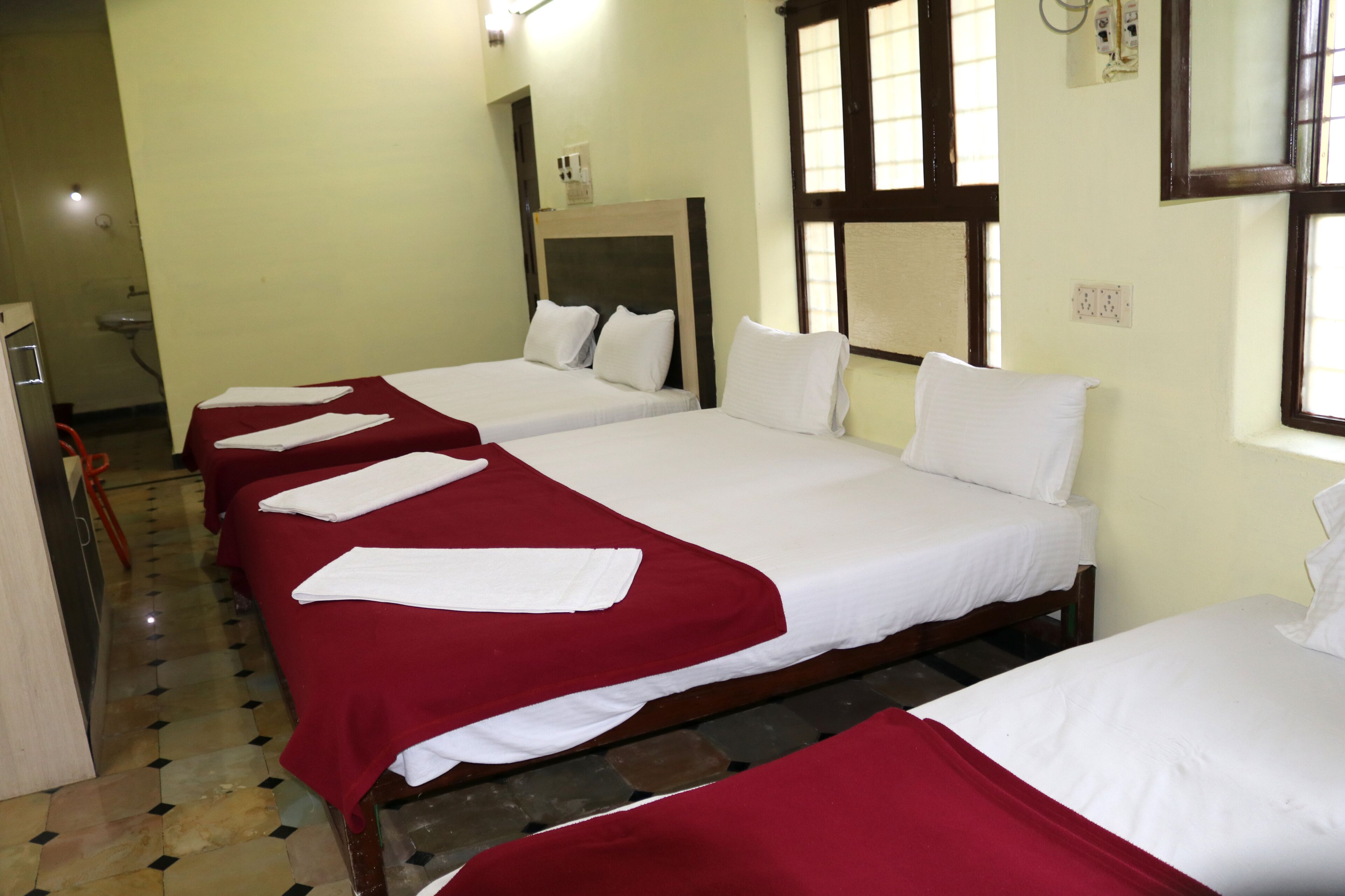 Siva Sakthi Hotel A Unit Of Ammayi Hotel