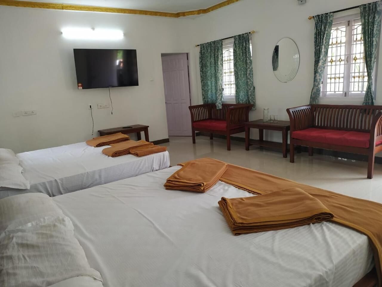 Livgrand Deepikas Residence Valparai