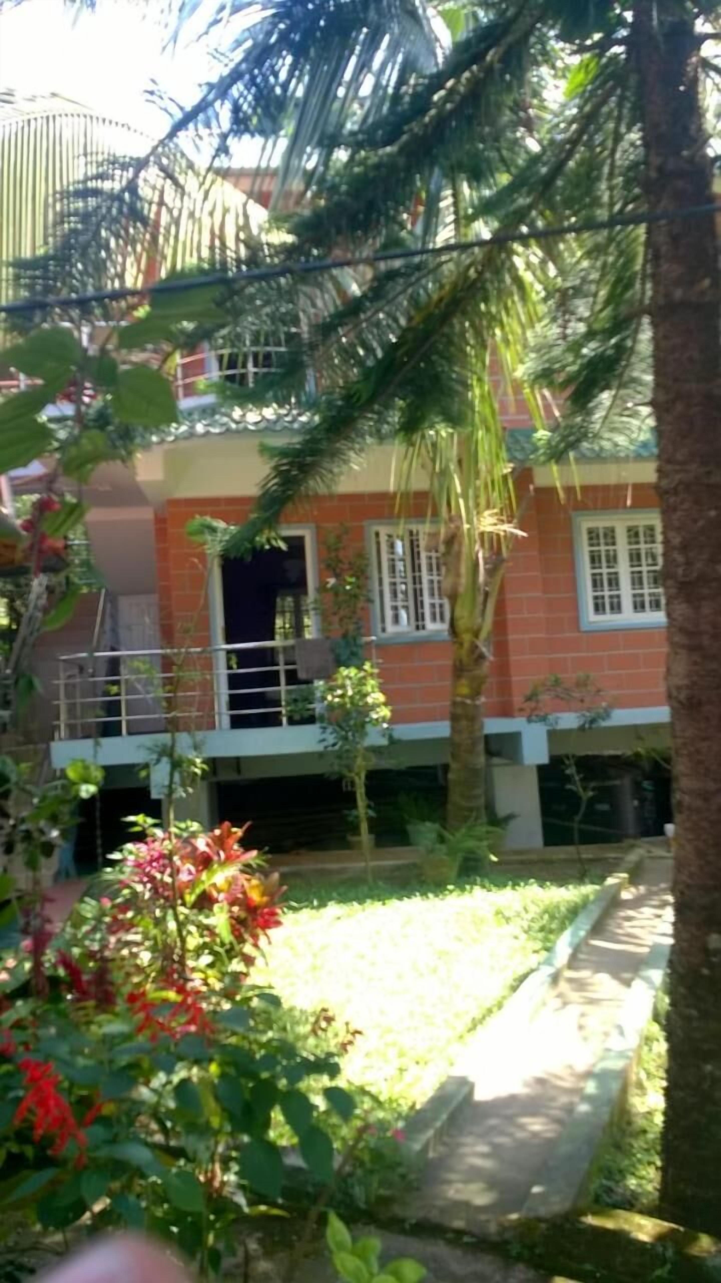 Livgrand Deepikas Residence Valparai