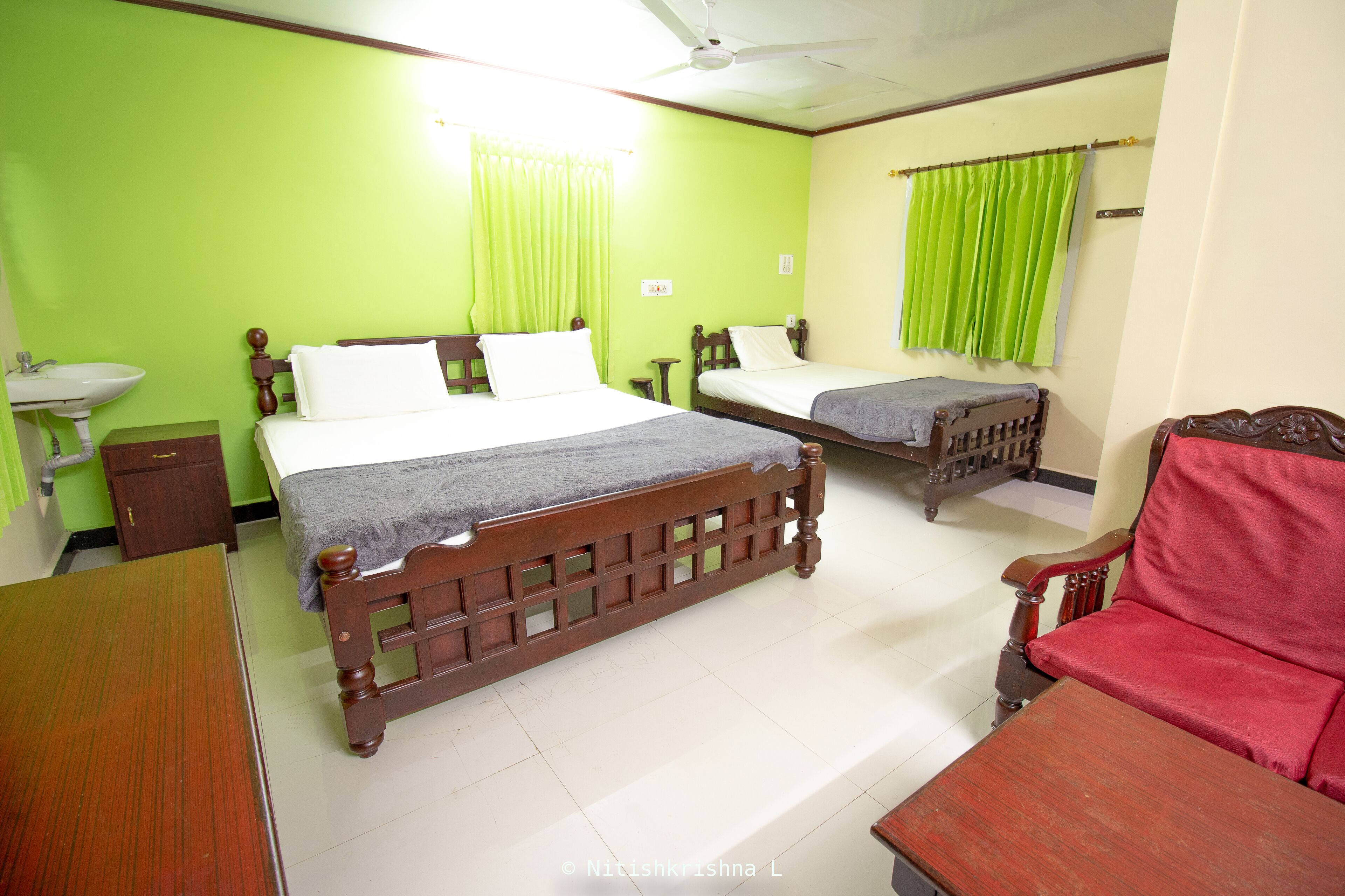 Livgrand Deepikas Residence Valparai