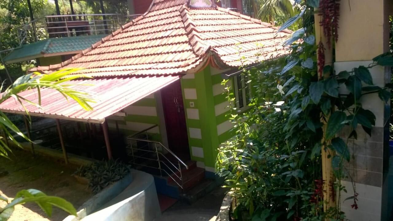 Livgrand Deepikas Residence Valparai