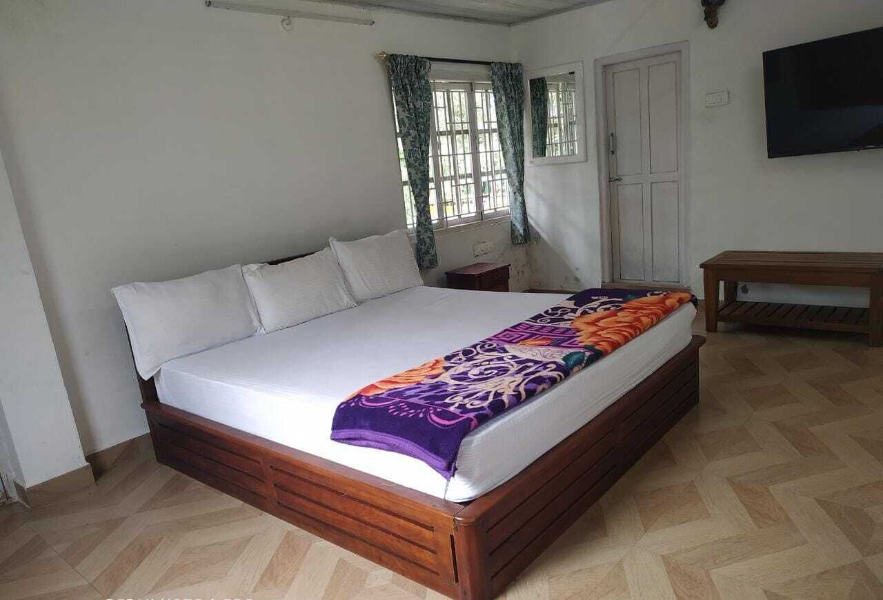 Livgrand Deepikas Residence Valparai