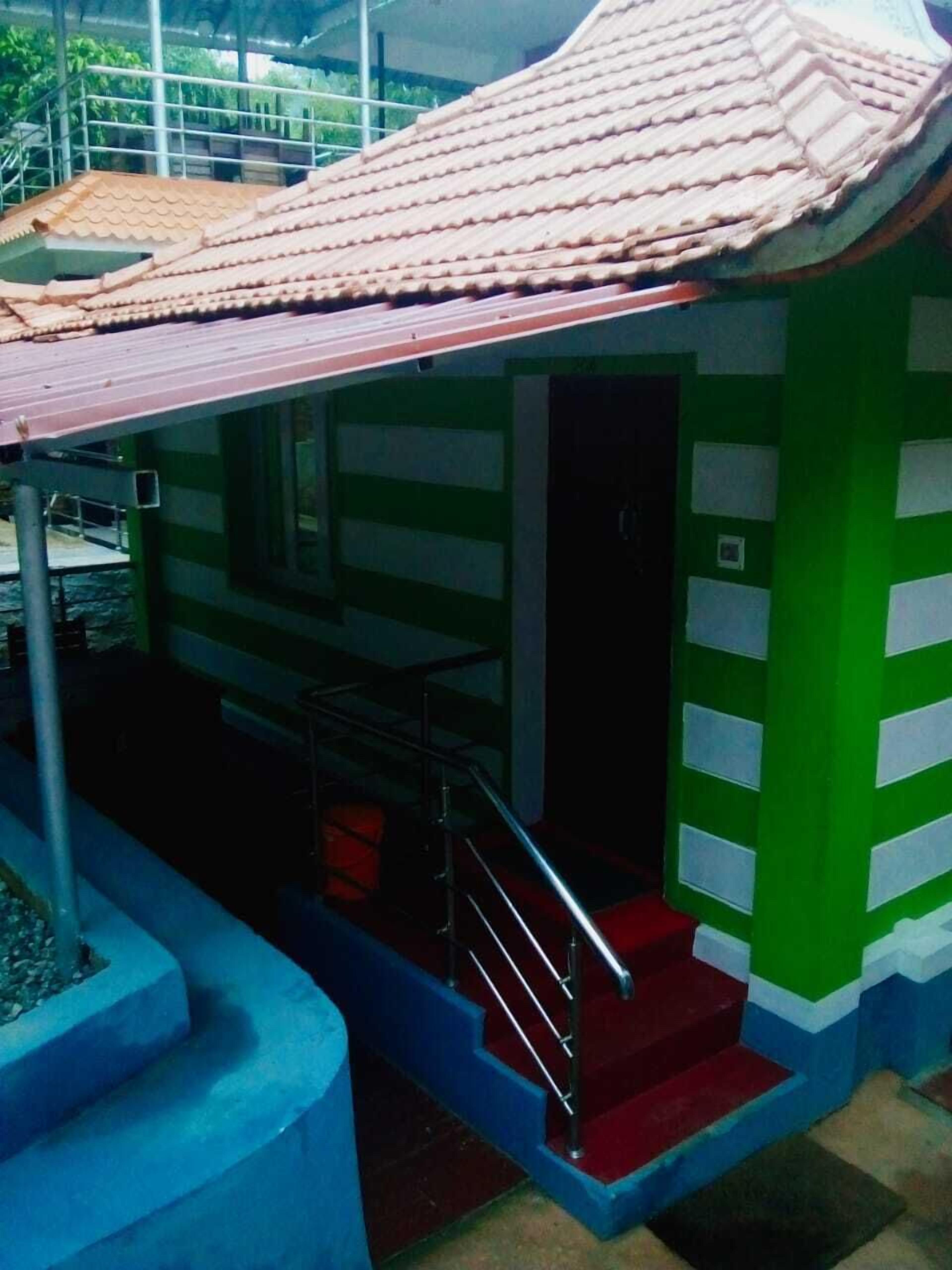 Livgrand Deepikas Residence Valparai
