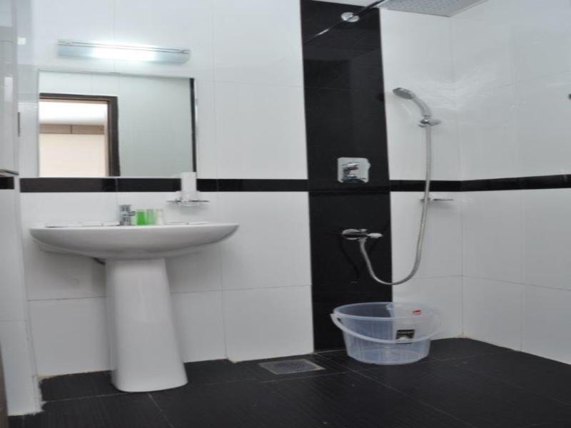 Chandra Royal Inn