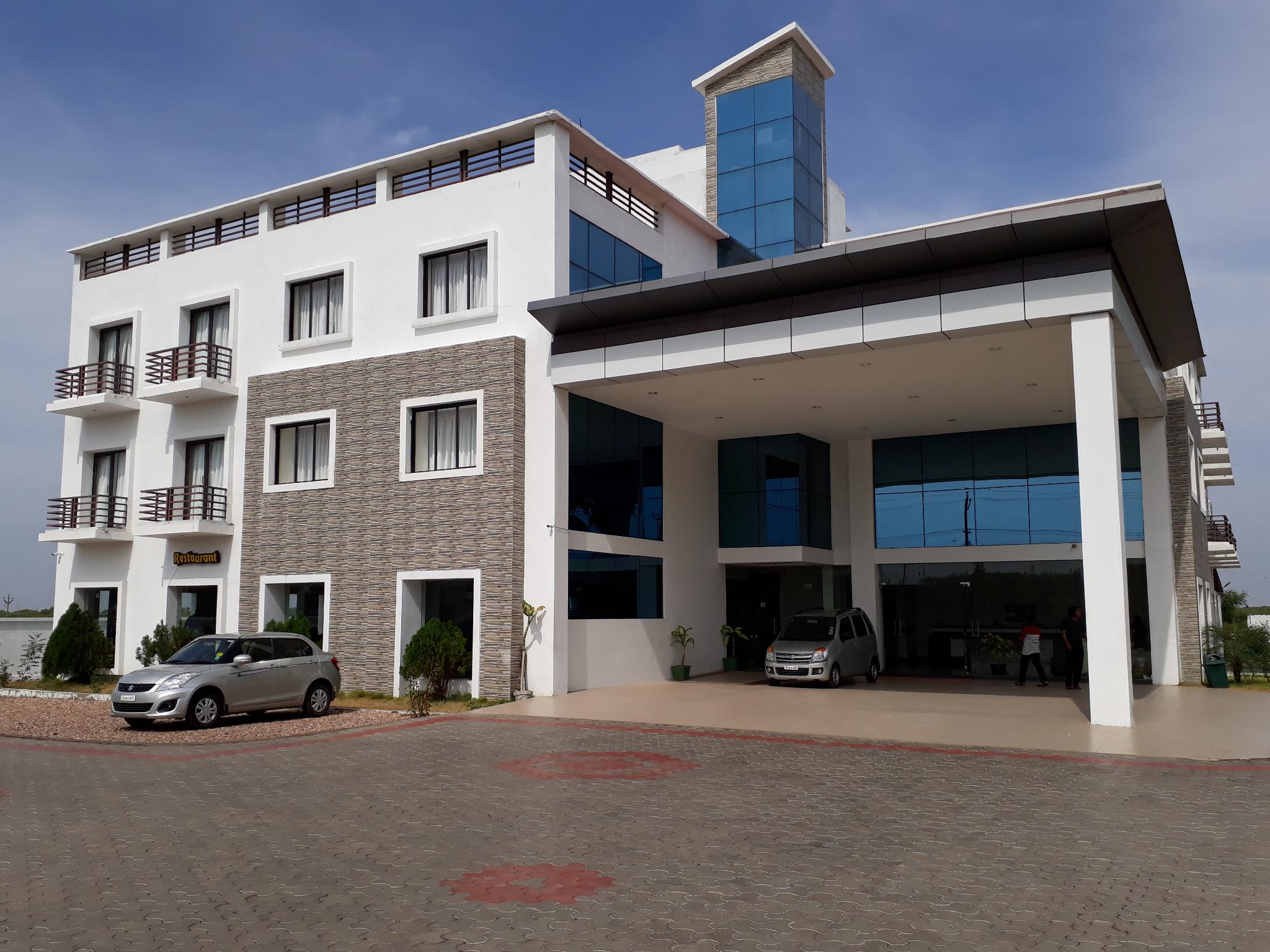 Chandra Royal Inn