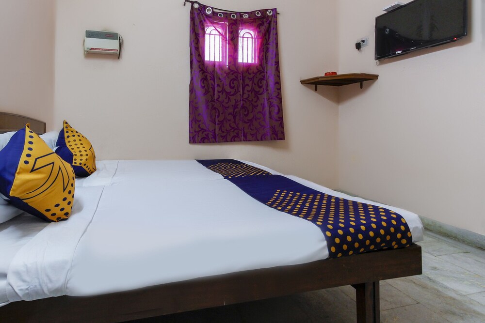 Hotel Meenakshi by OYO Rooms