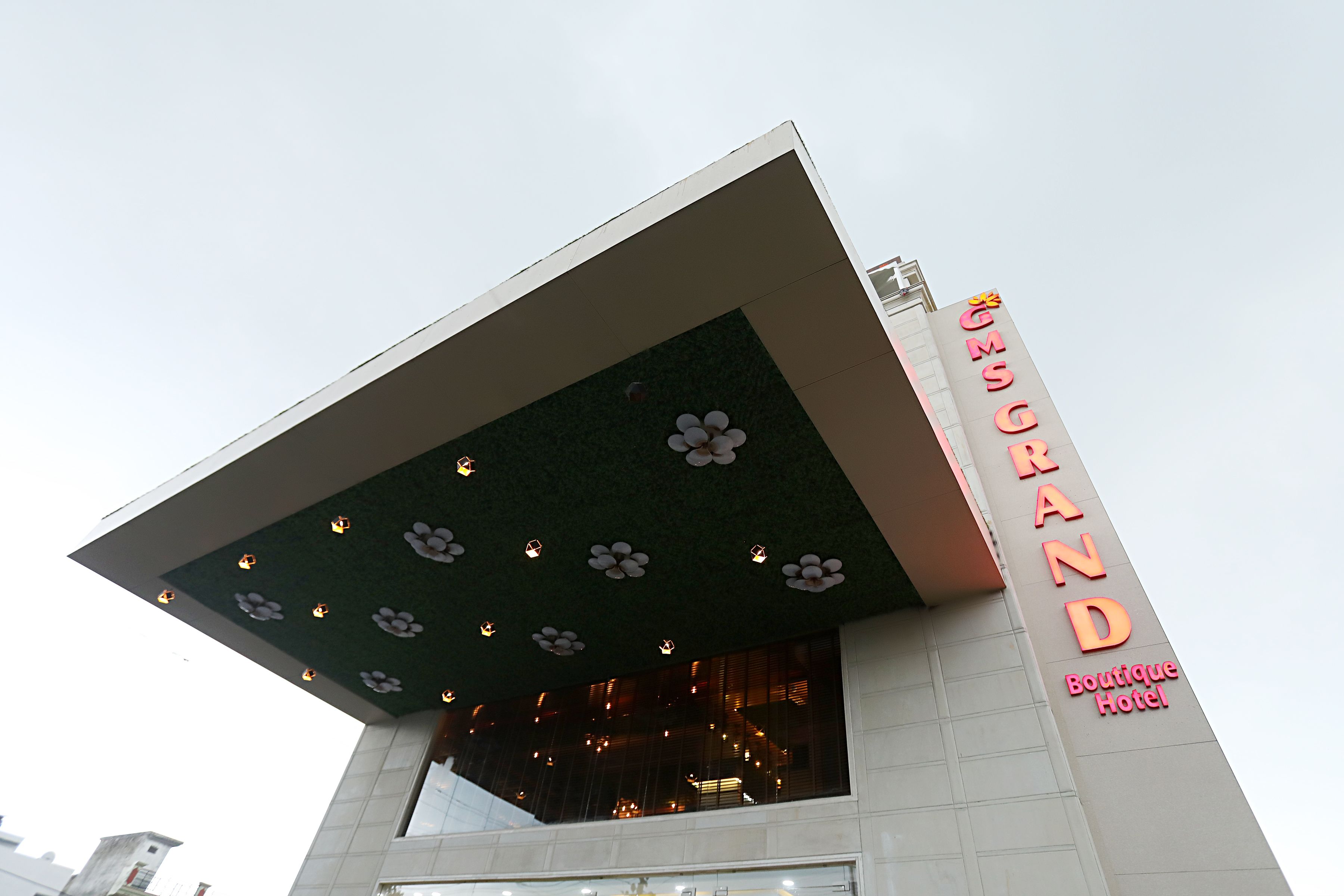 Comfort Hotel GMS Grand