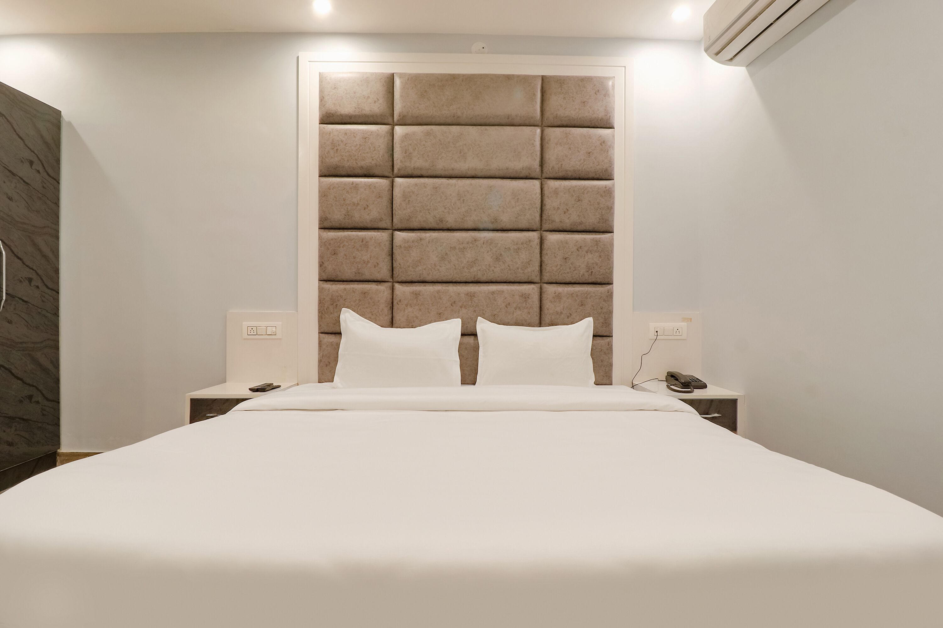 Fabhotel Av Royale