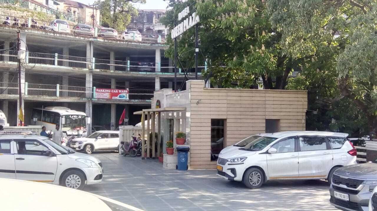 Hotel Queen Plaza