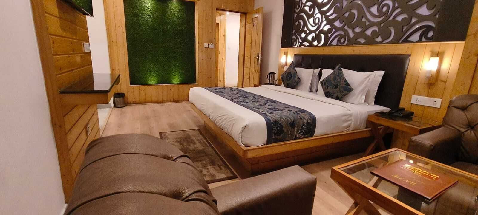 Hotel Queen Plaza