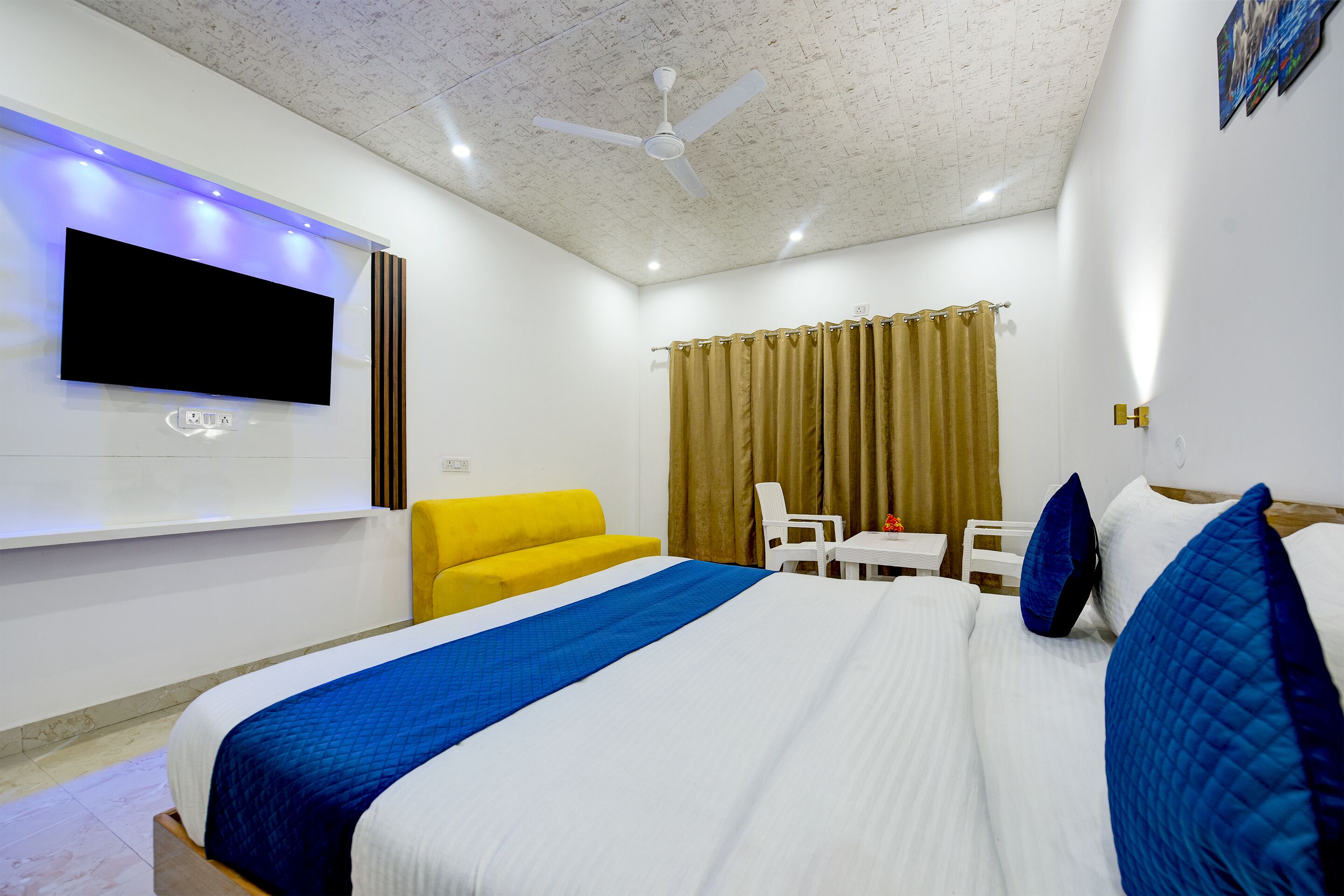 Hotel Shiva Lake