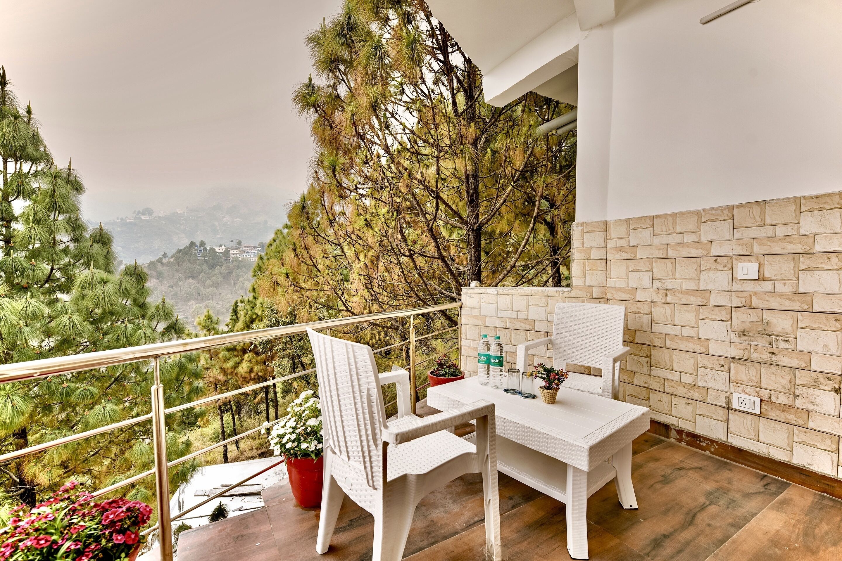 Hotel Shiva Lake