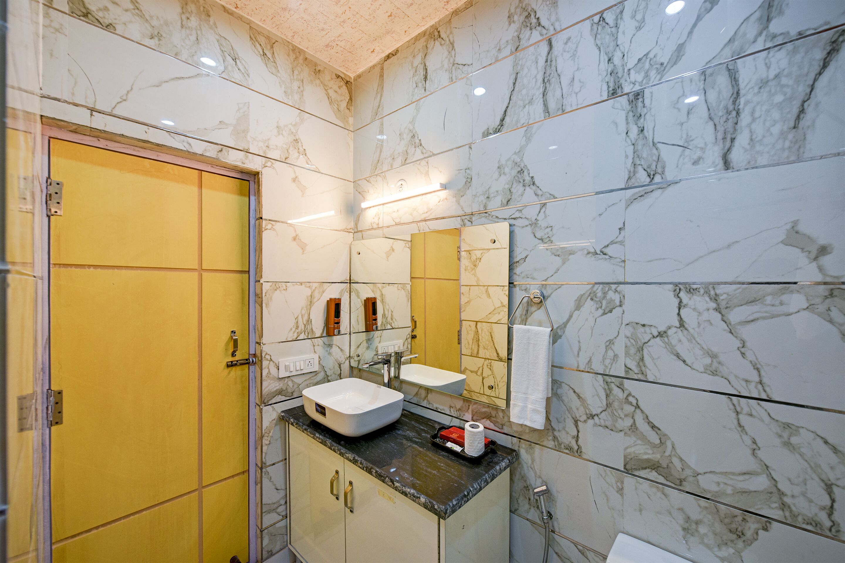 Hotel Shiva Lake