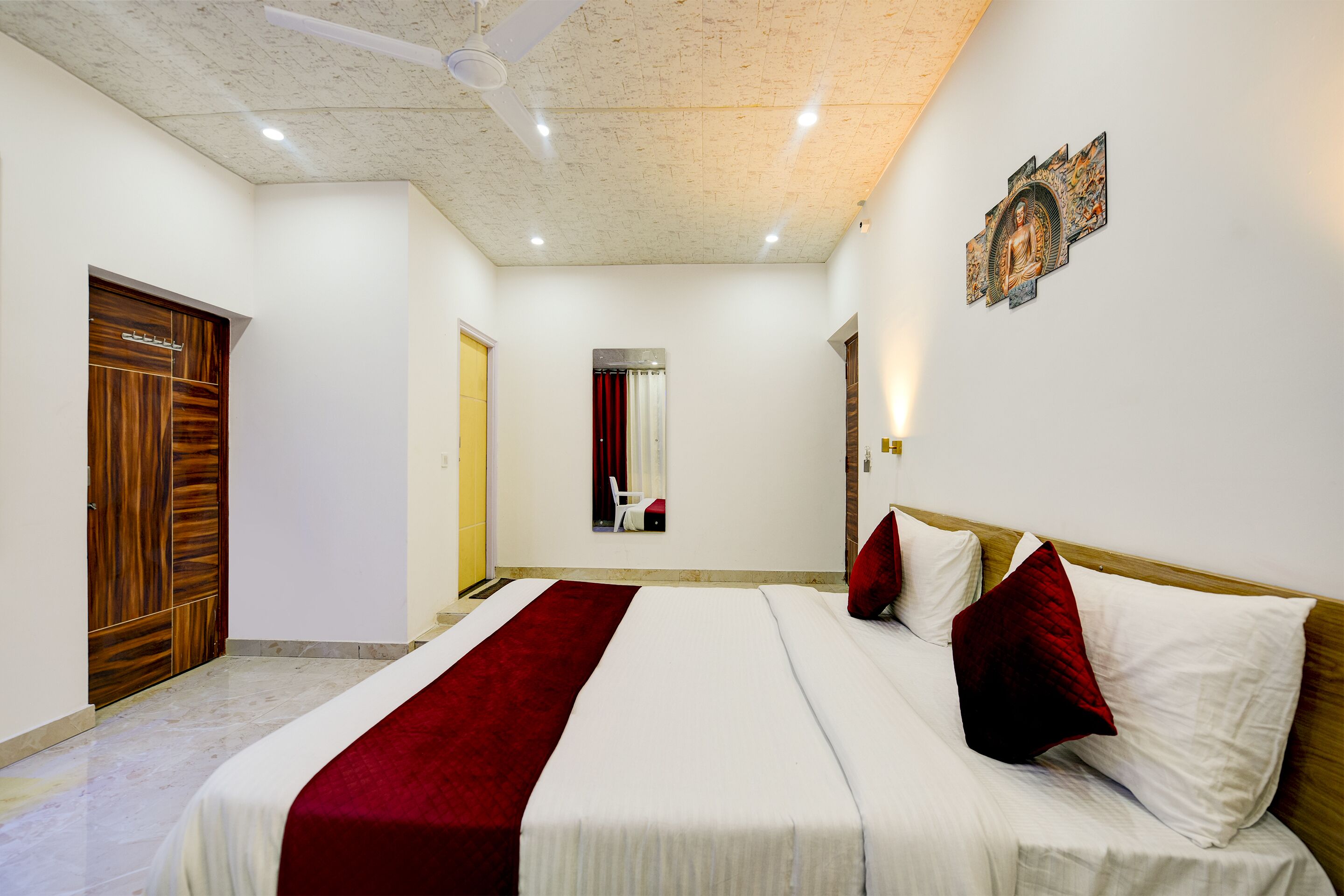 Hotel Shiva Lake