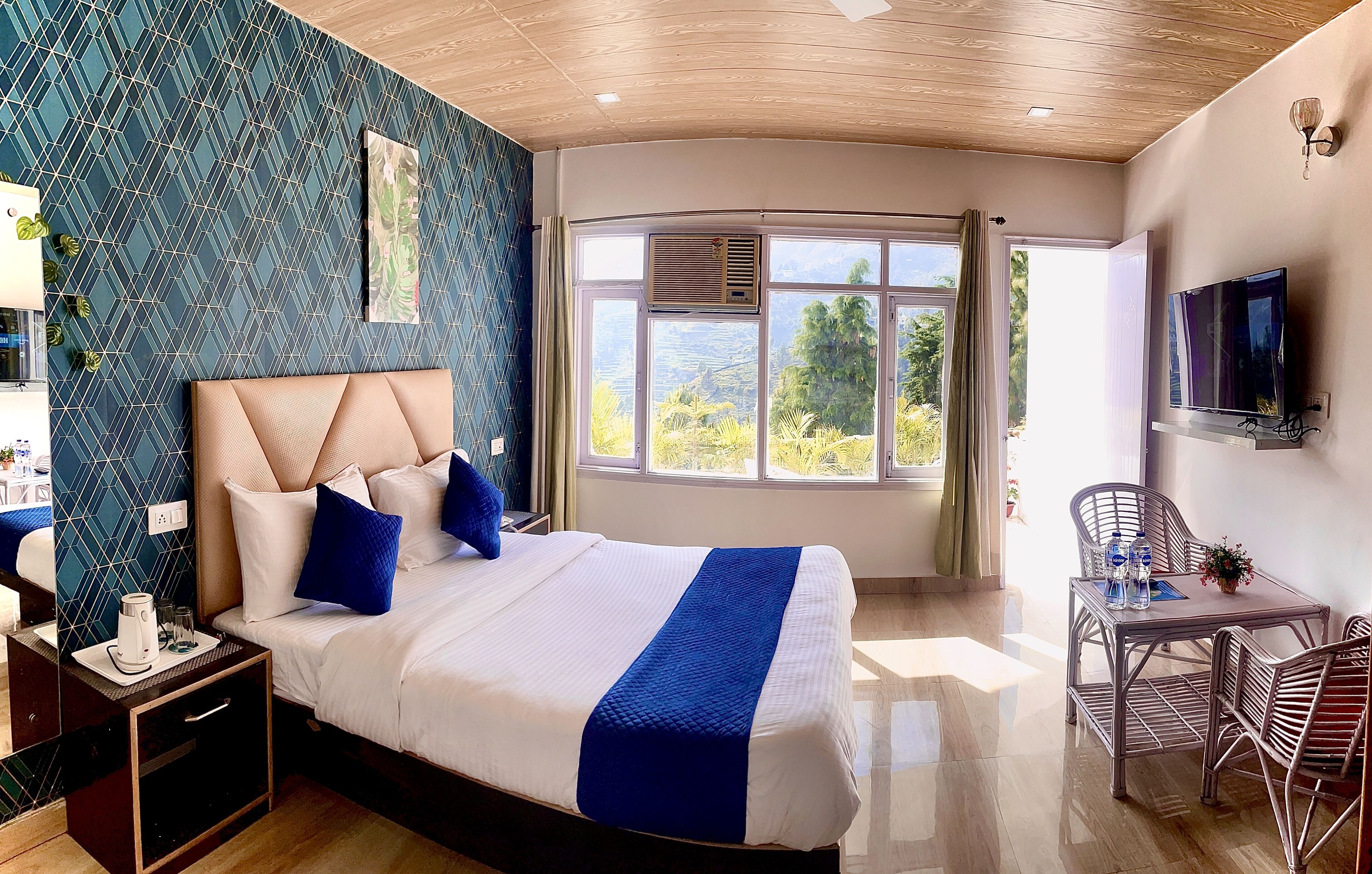 Hotel Shiva Lake