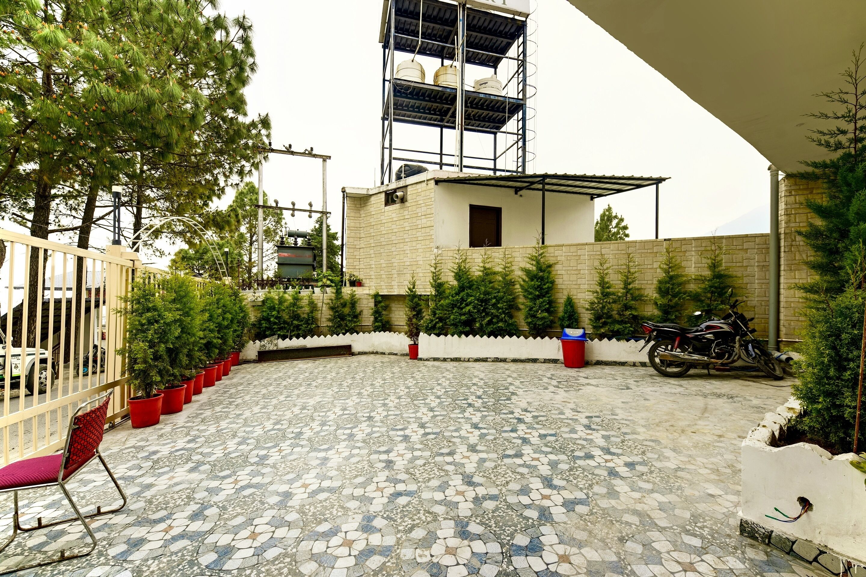 Hotel Shiva Lake