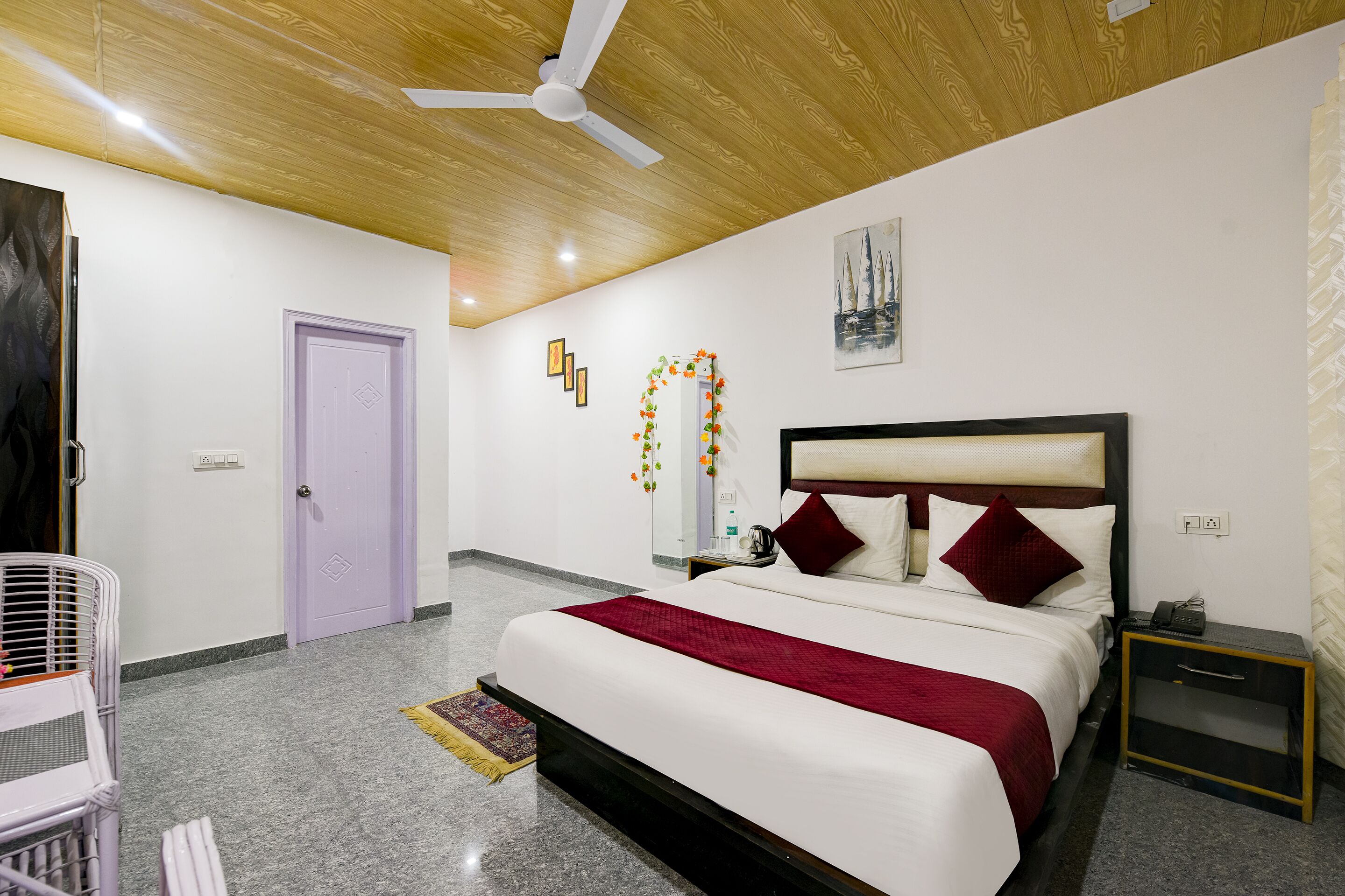 Hotel Shiva Lake
