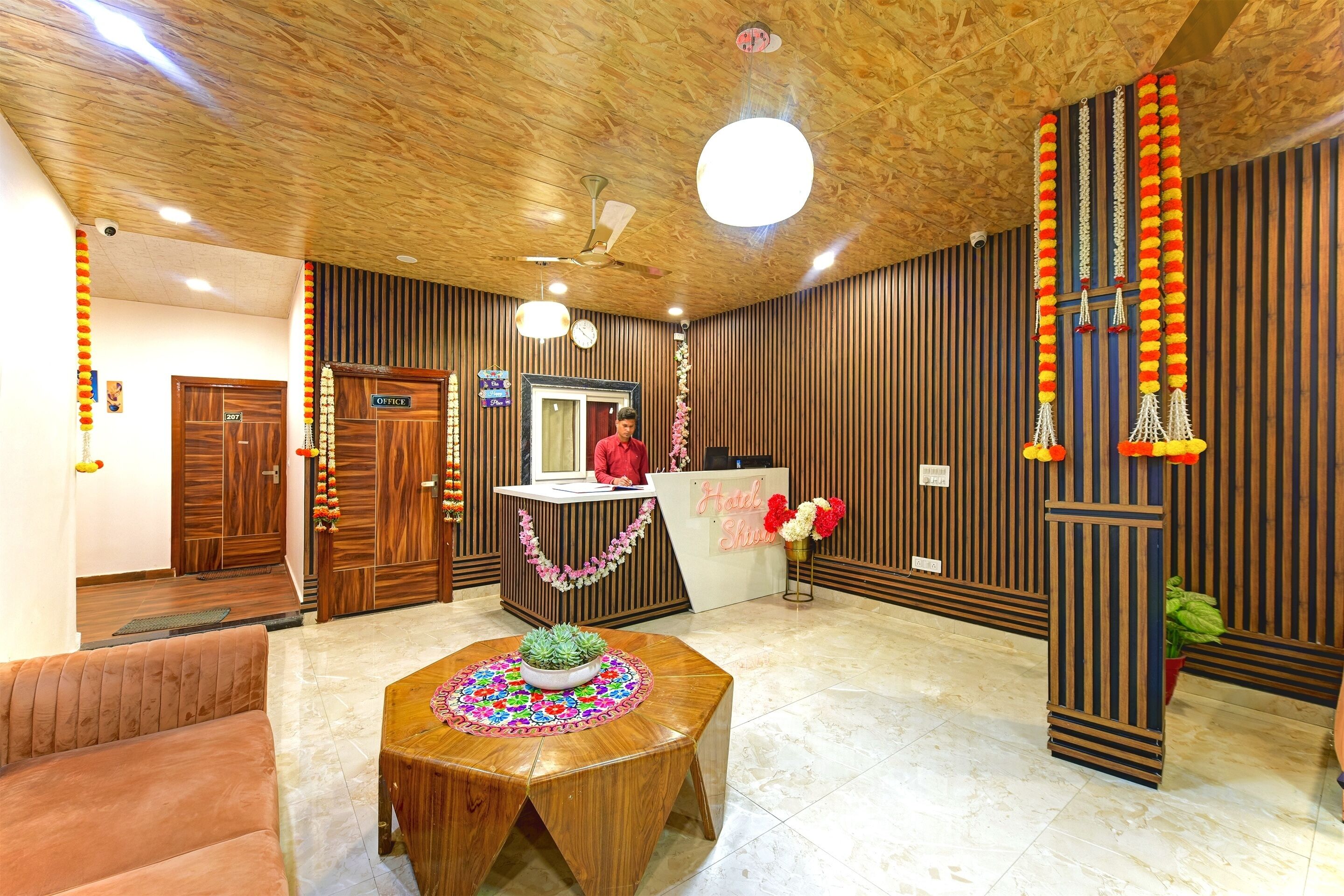 Hotel Shiva Lake