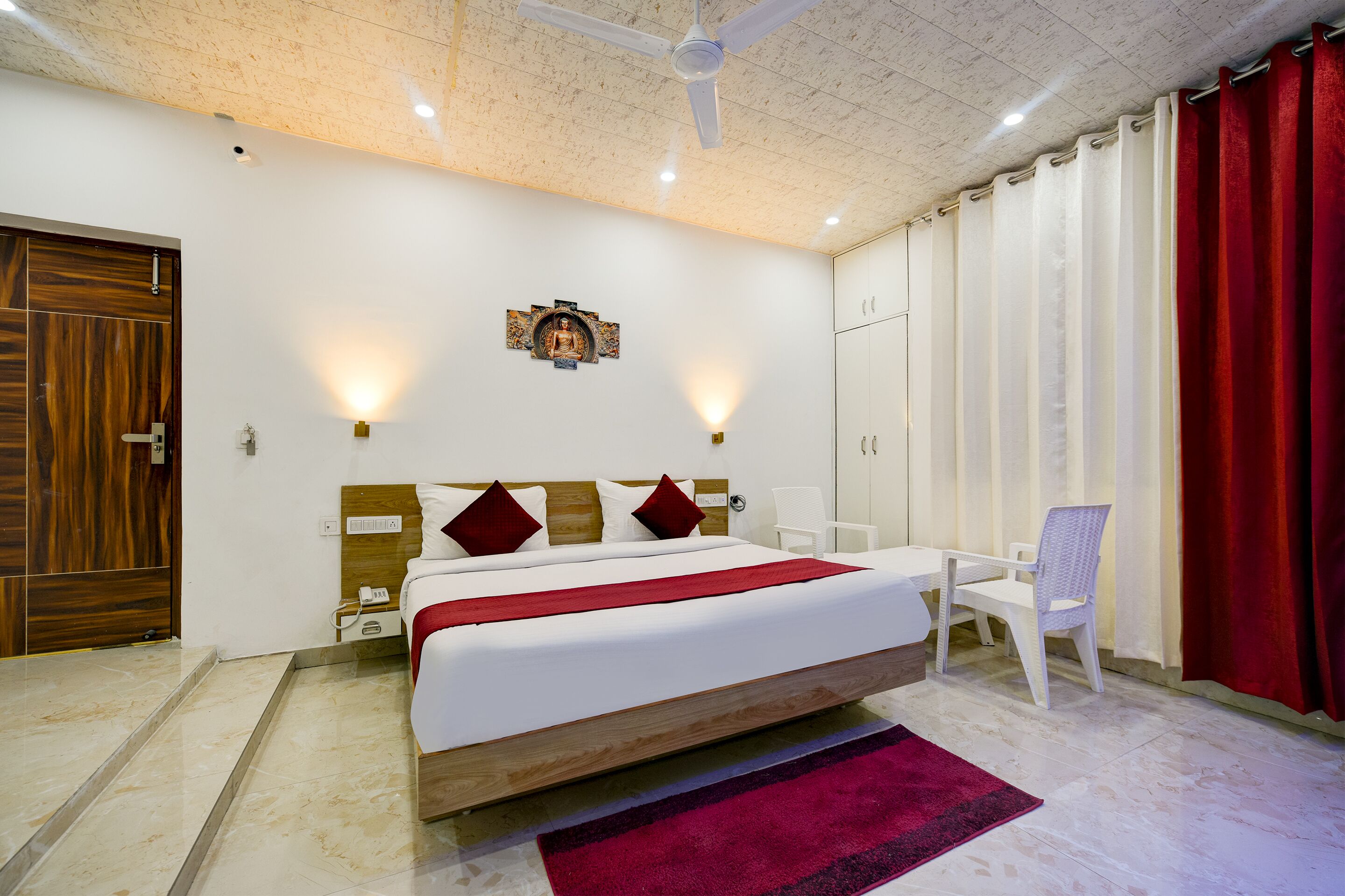 Hotel Shiva Lake