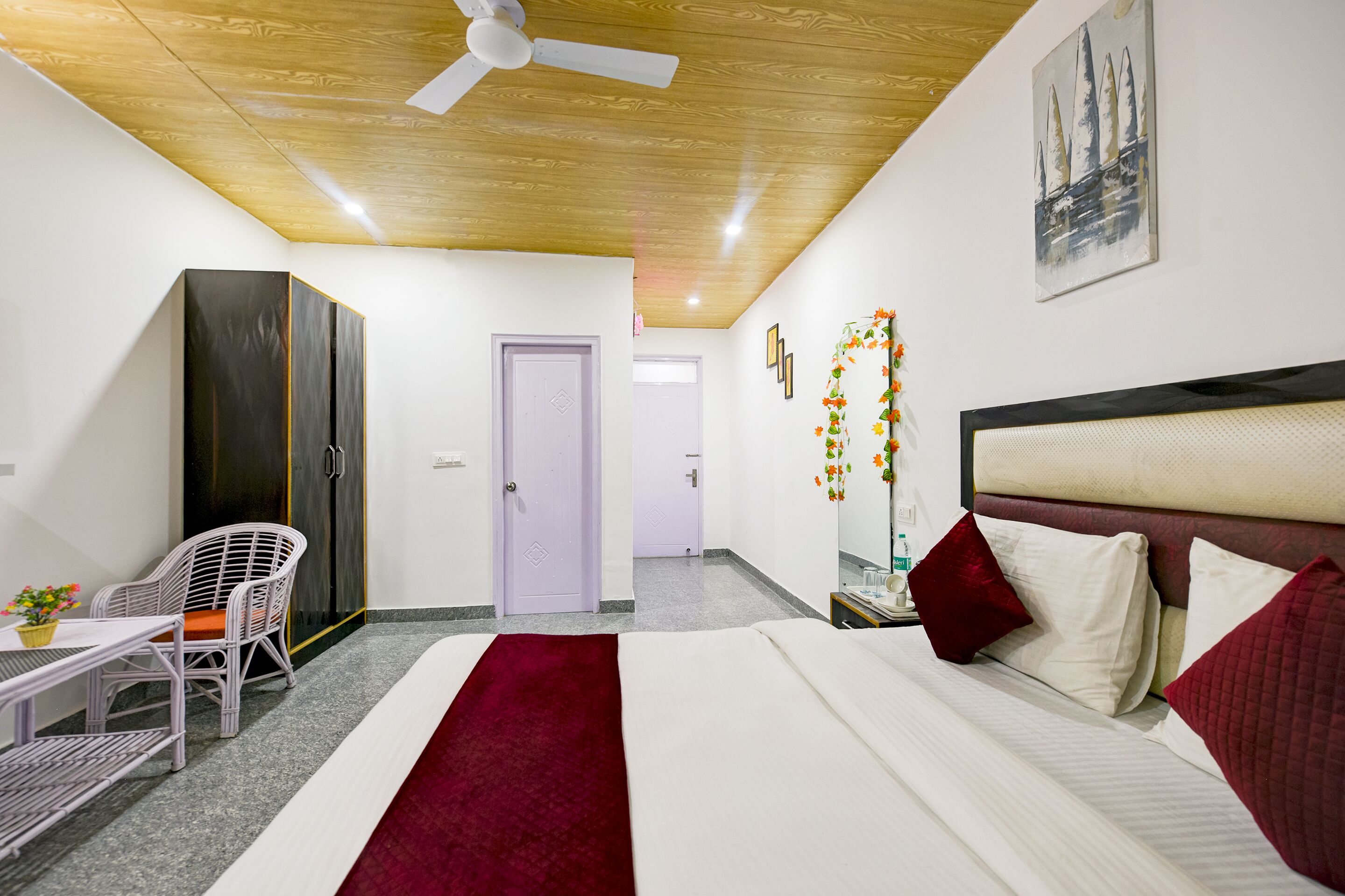 Hotel Shiva Lake