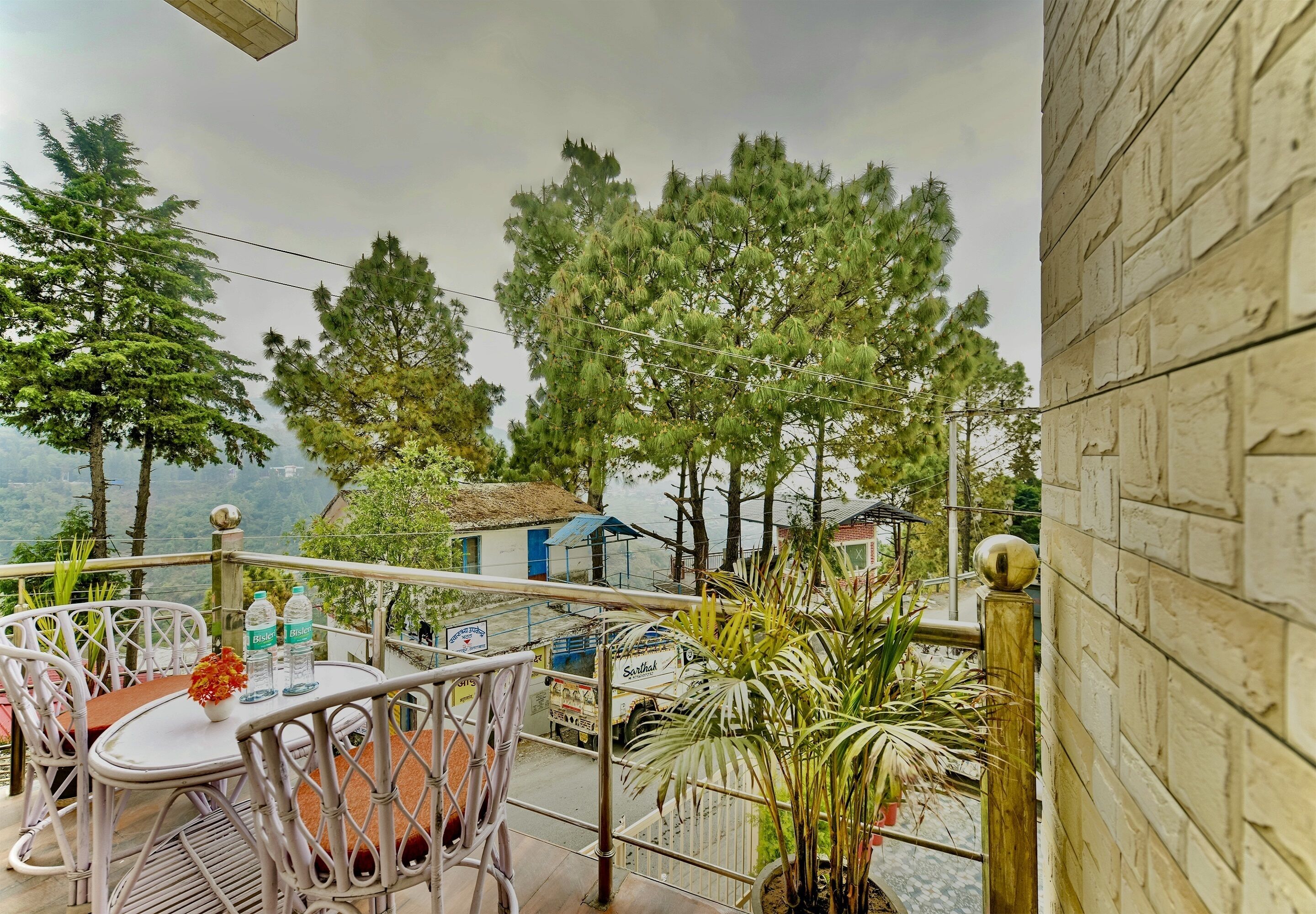 Hotel Shiva Lake