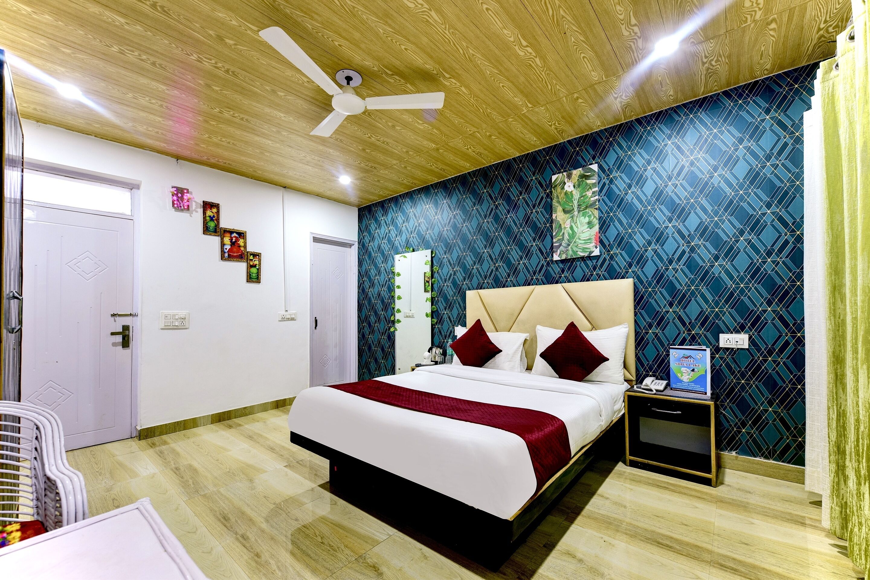 Hotel Shiva Lake