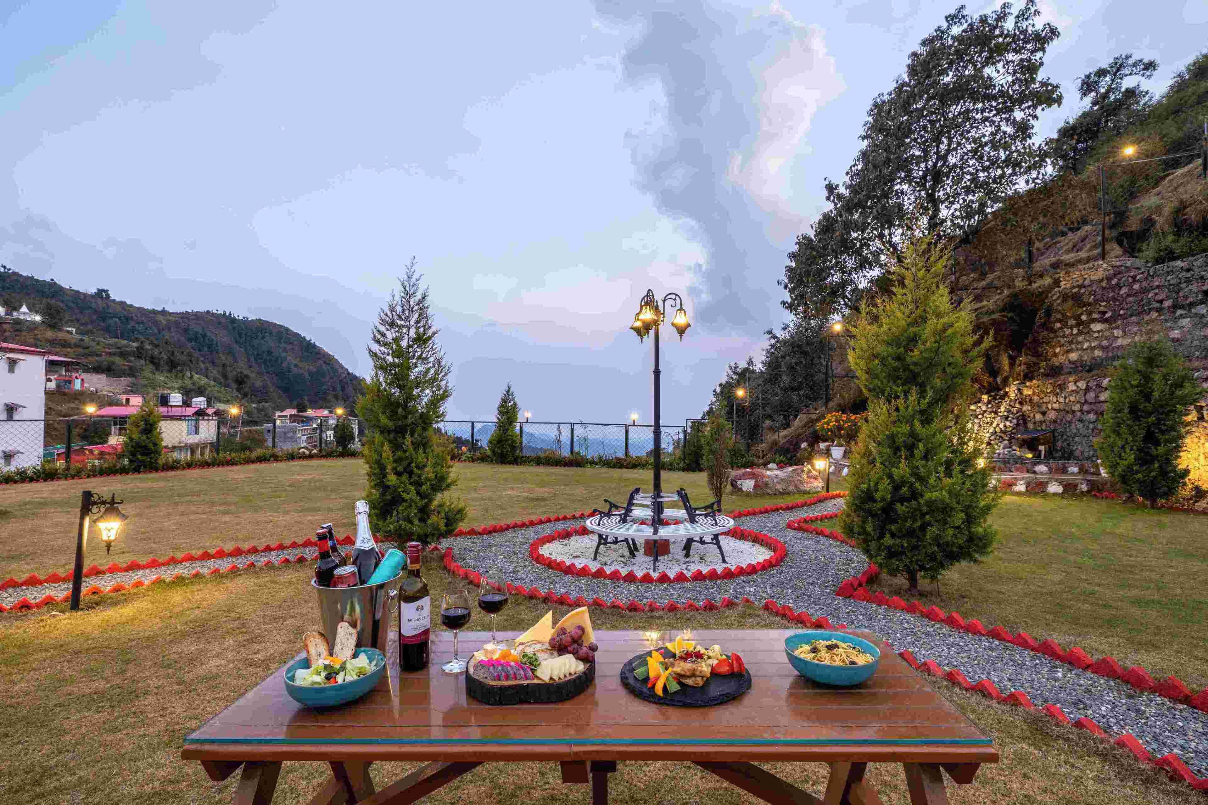 ama Stays & Trails Barefoot Bungalow, Dhanaulti