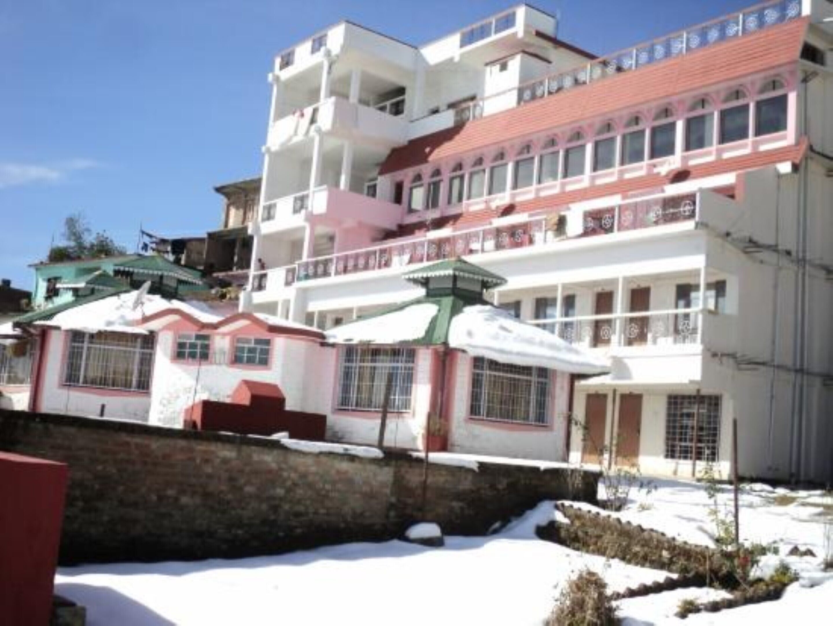 Hotel Himshikhar