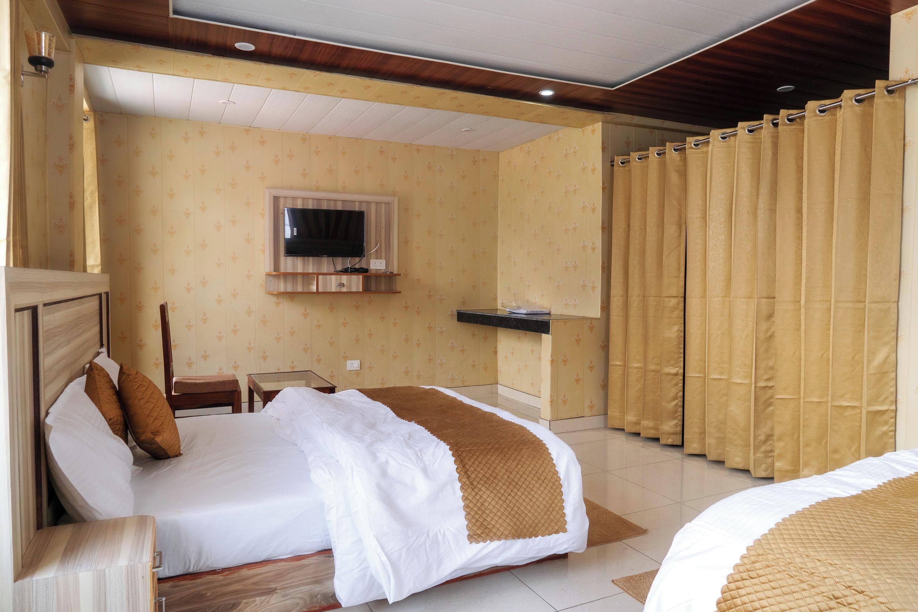 Hotel SNR Grand