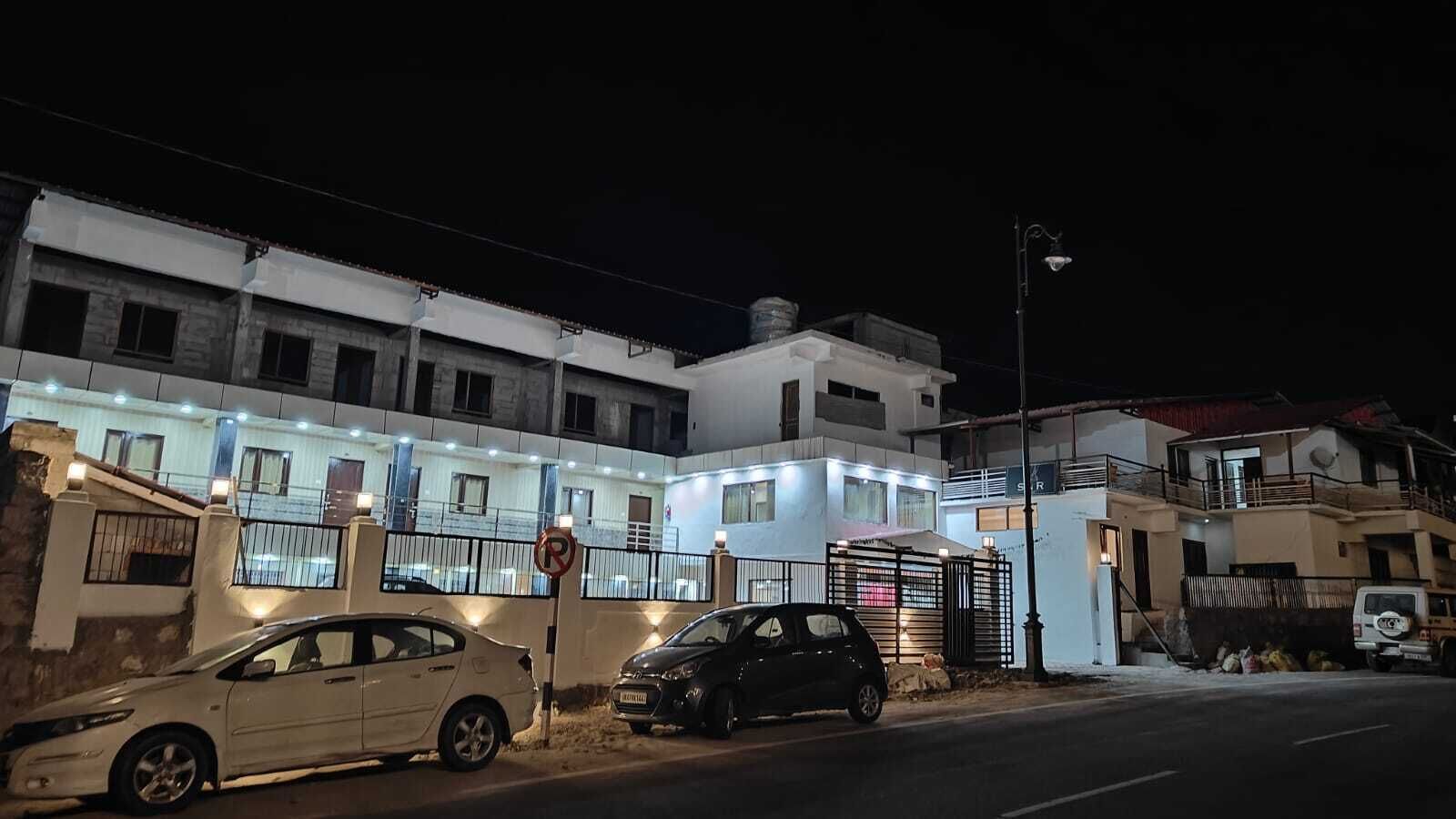 Hotel SNR Grand