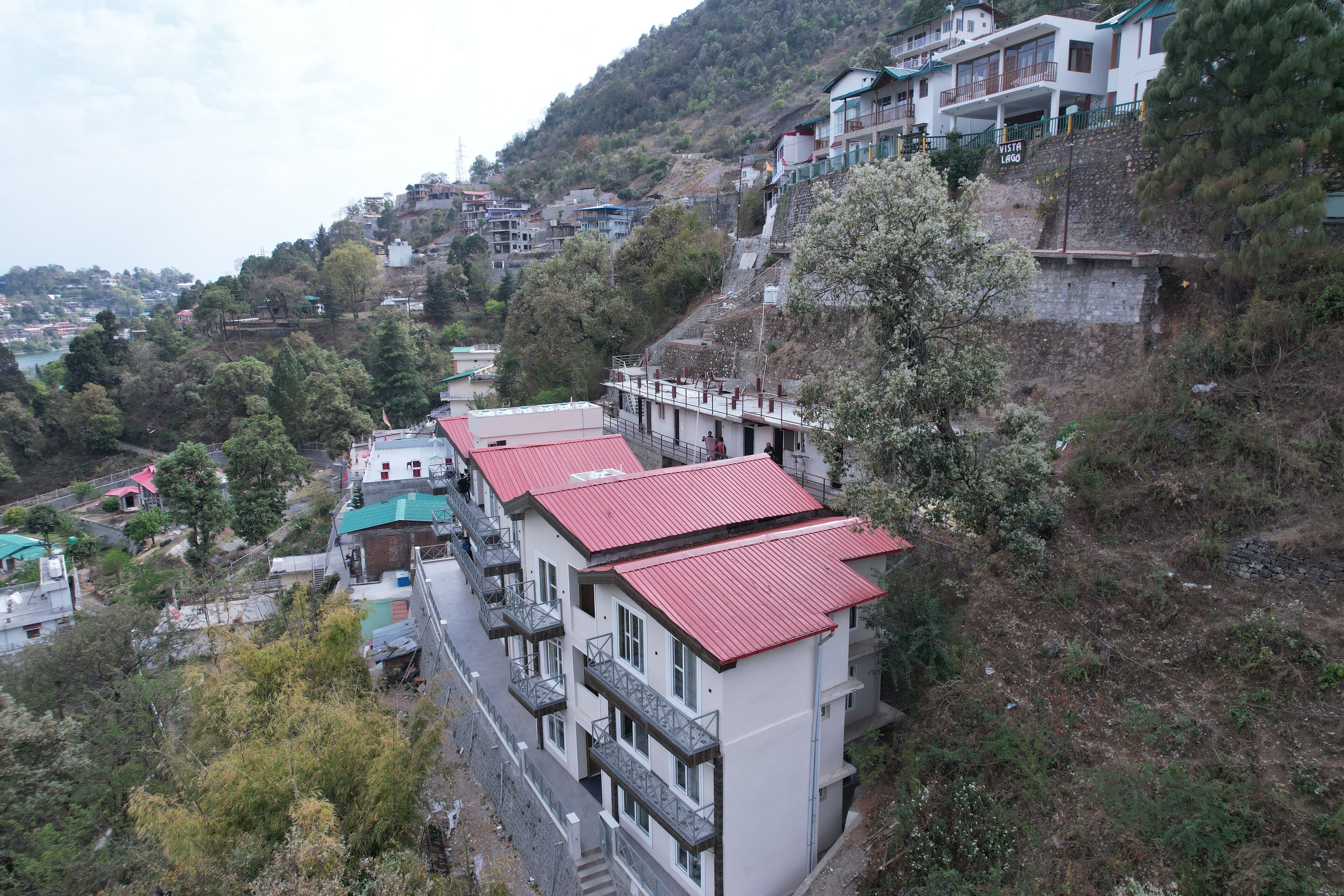Hibiscus Lake View Hotel