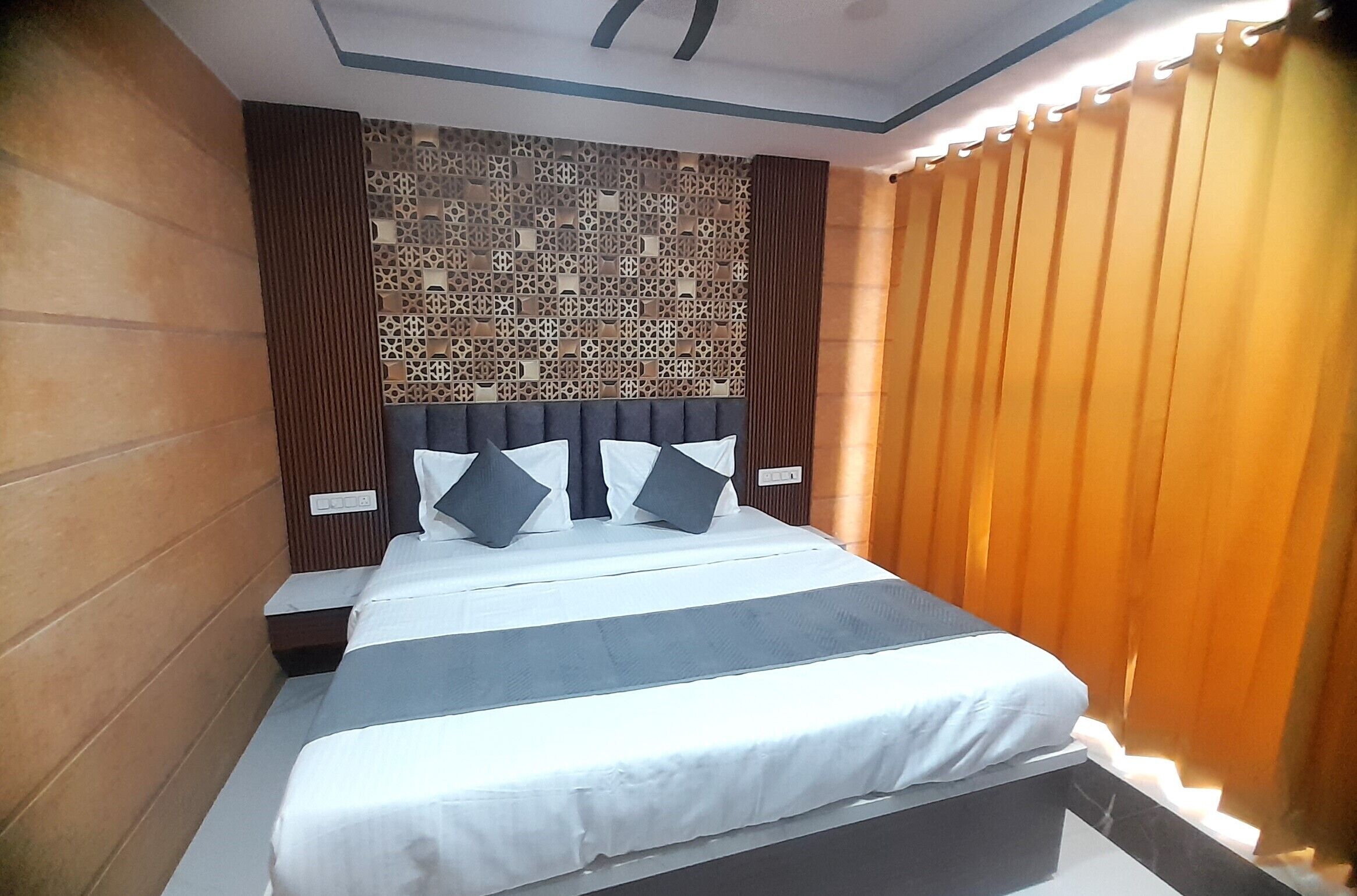 Hotel Asha Delight